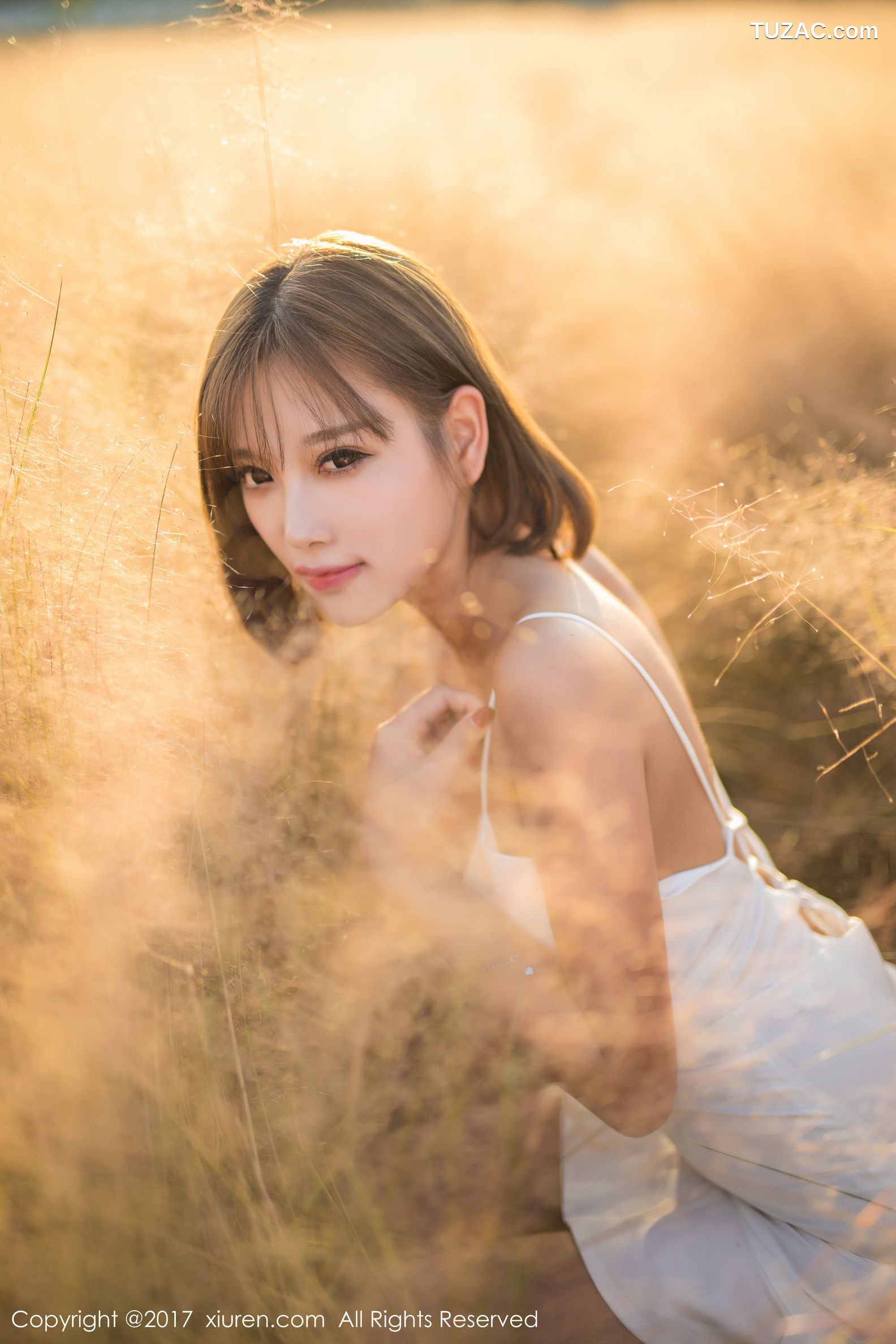 XiuRen秀人网-847-杨晨晨-甜美女神-《性感室外写真》-2017.11.08