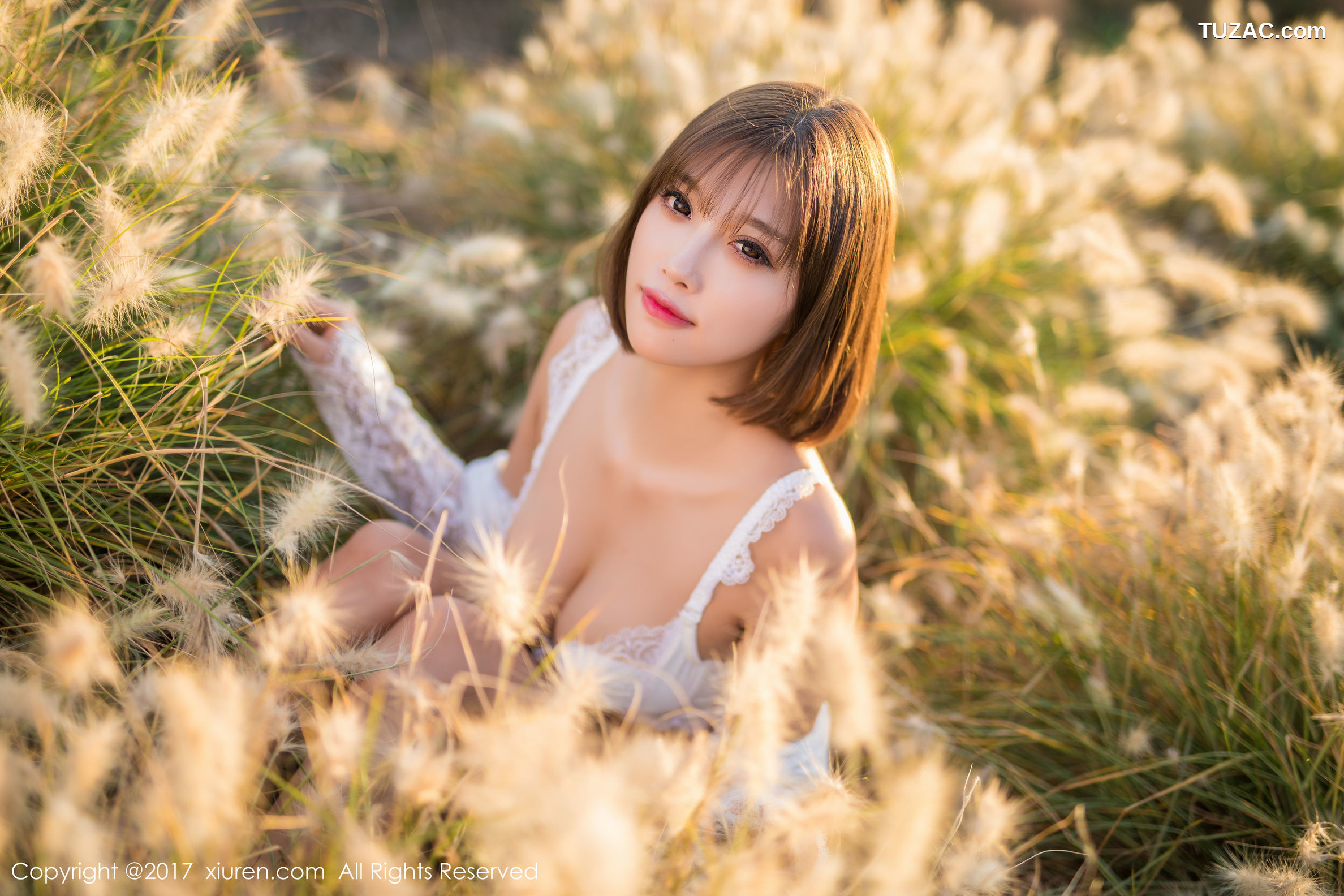 XiuRen秀人网-847-杨晨晨-甜美女神-《性感室外写真》-2017.11.08