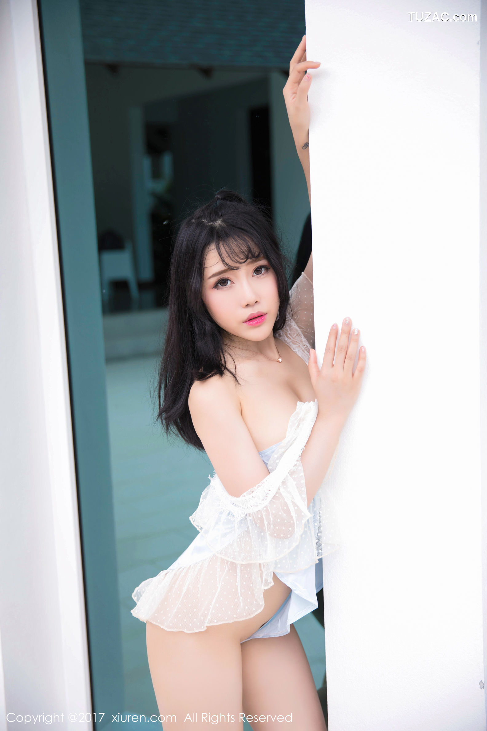 XiuRen秀人网-855-兜豆靓-《田园风仙子》-2017.11.24