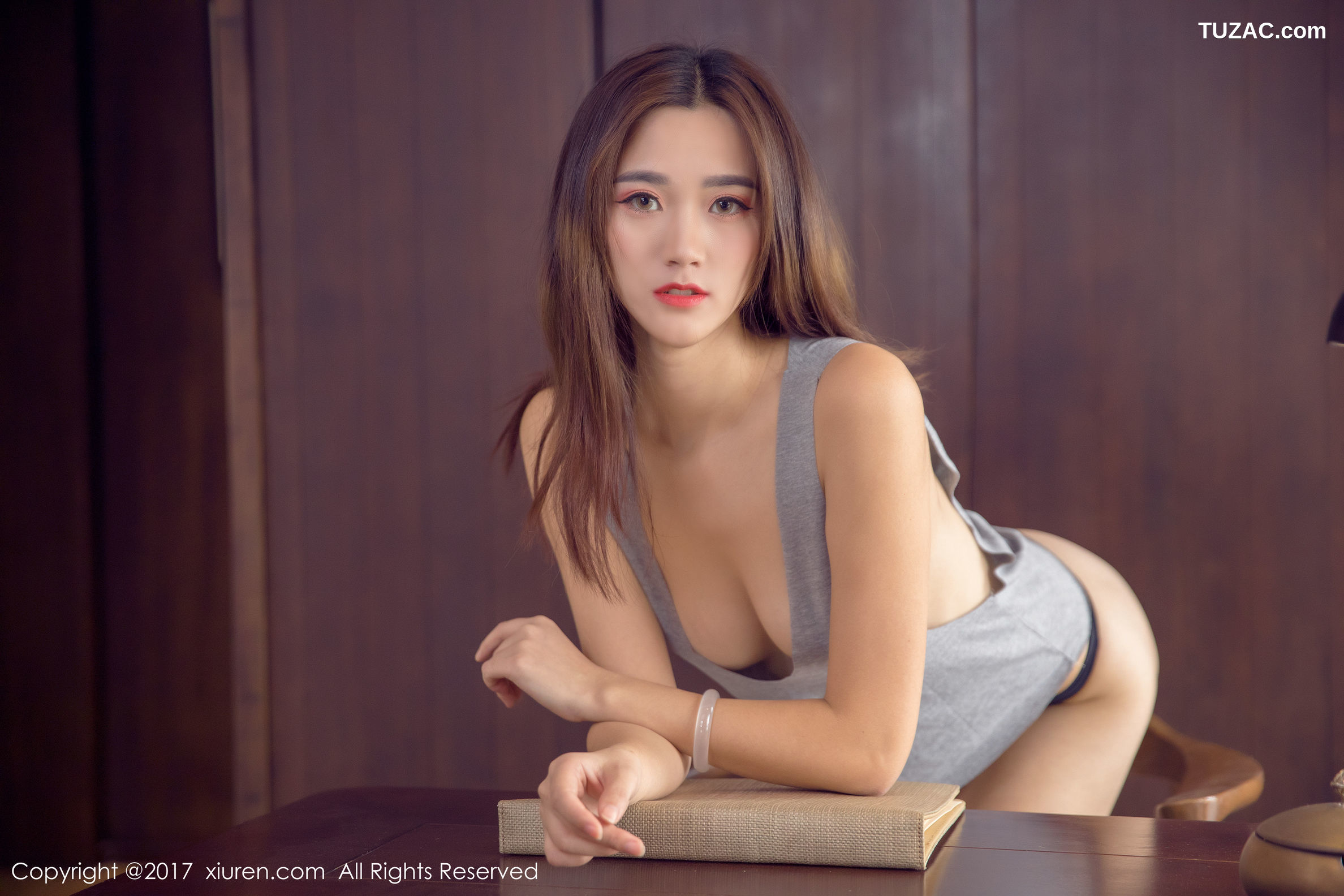 XiuRen秀人网-878-小米小米Z-《半透黑色纱衣和宽大小背心》-2017.12.22