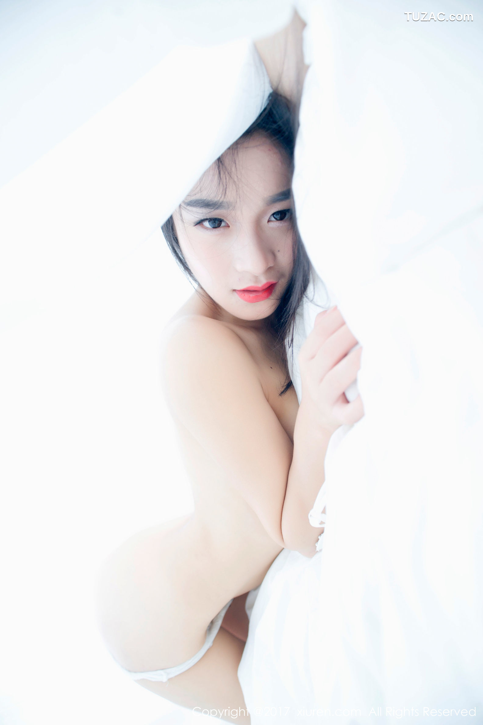 XiuRen秀人网-883-绮梦Cherish-《齐逼牛仔裤-翘臀-床单诱惑》-2017.12.29