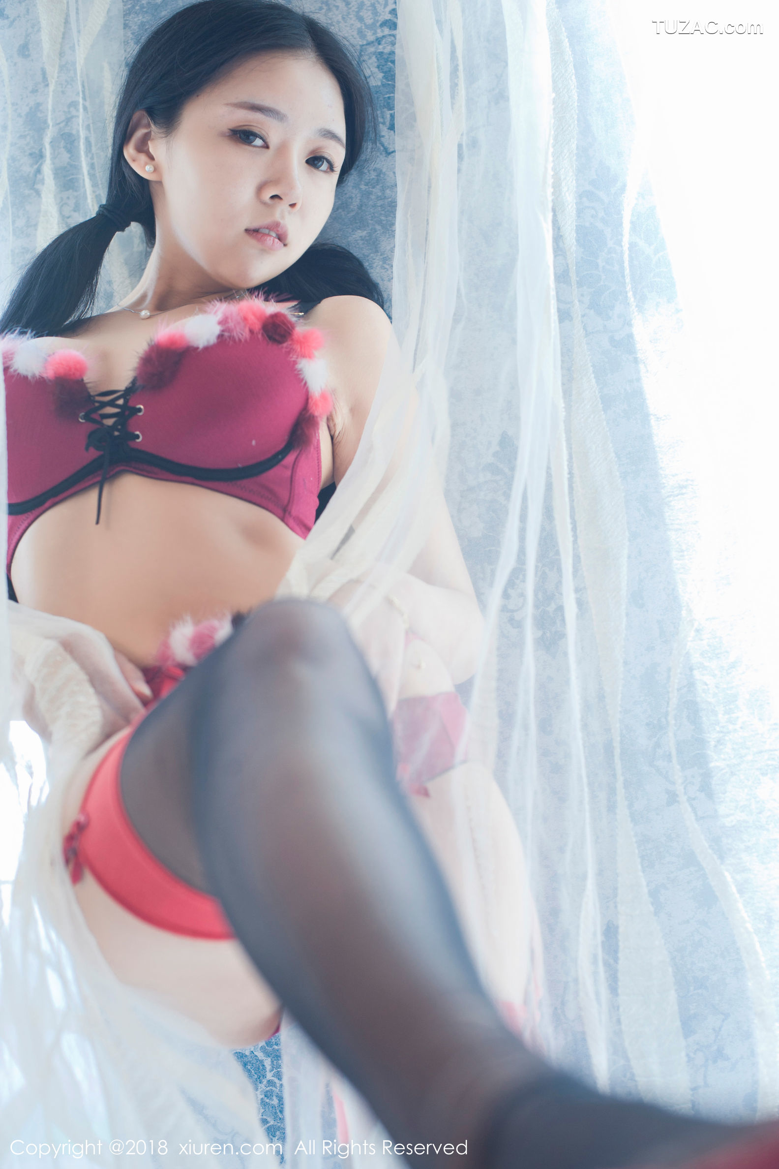 XiuRen秀人网-932-红气球-《童颜巨乳稚气未脱小姑娘》-2018.02.09