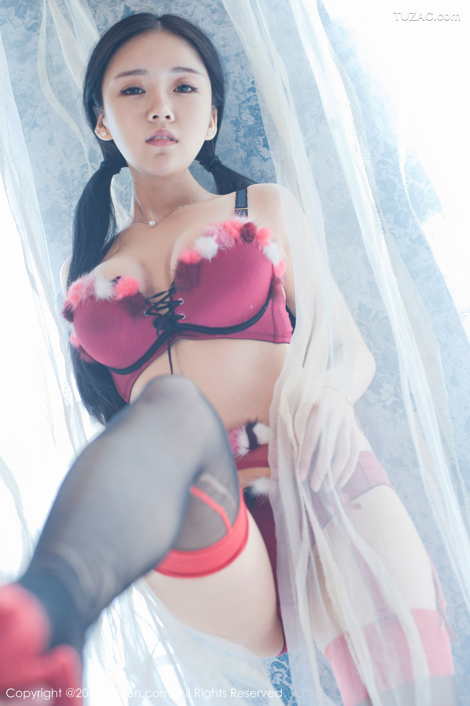 XiuRen秀人网-932-红气球-《童颜巨乳稚气未脱小姑娘》-2018.02.09