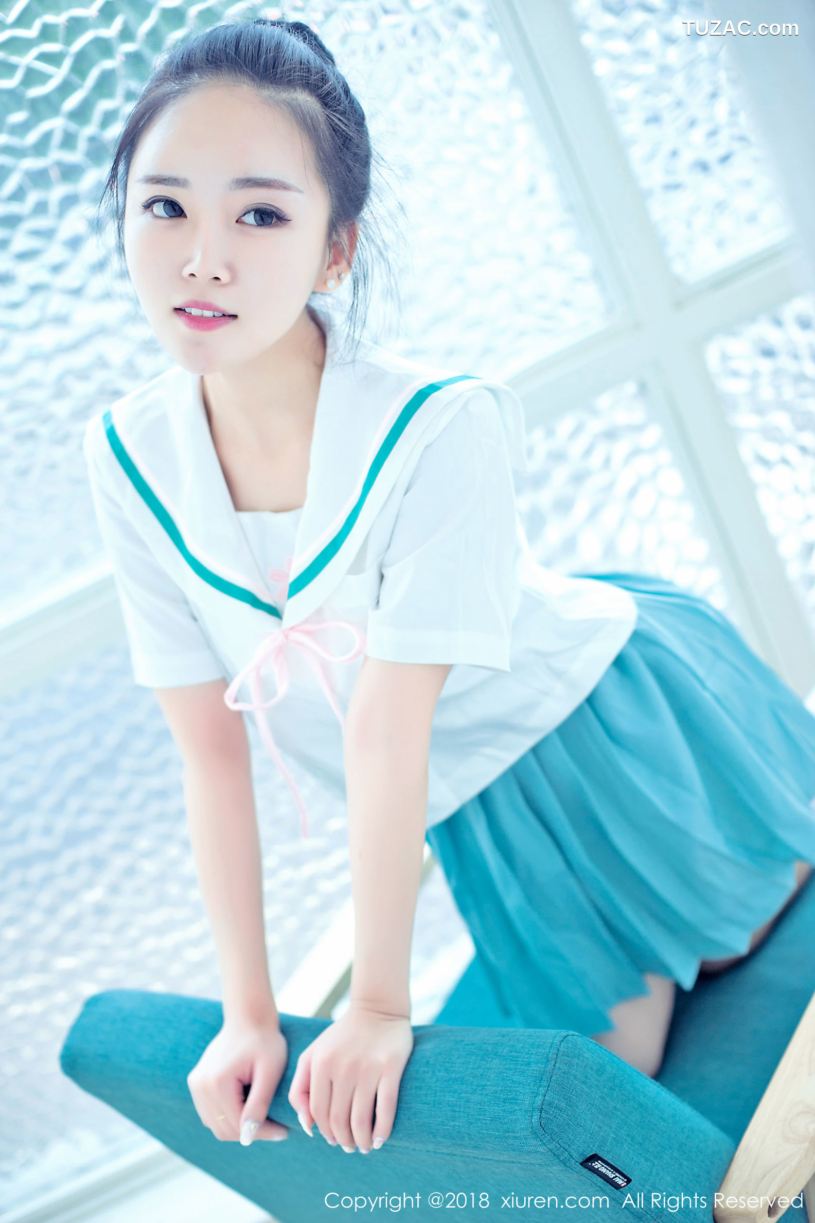 XiuRen秀人网-932-红气球-《童颜巨乳稚气未脱小姑娘》-2018.02.09