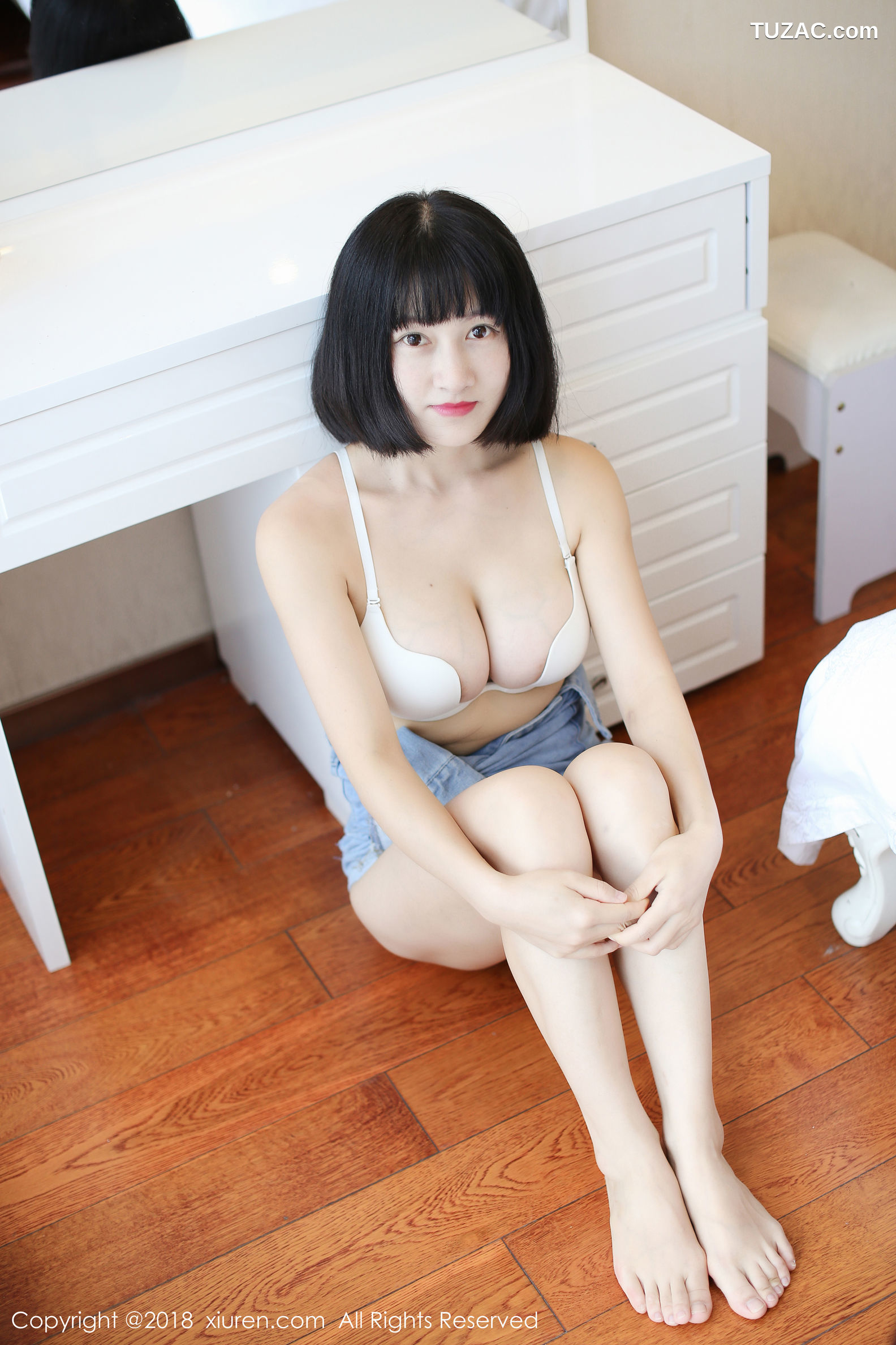 XiuRen秀人网-1001-小探戈-《玉体浑如雪》-2018.05.02