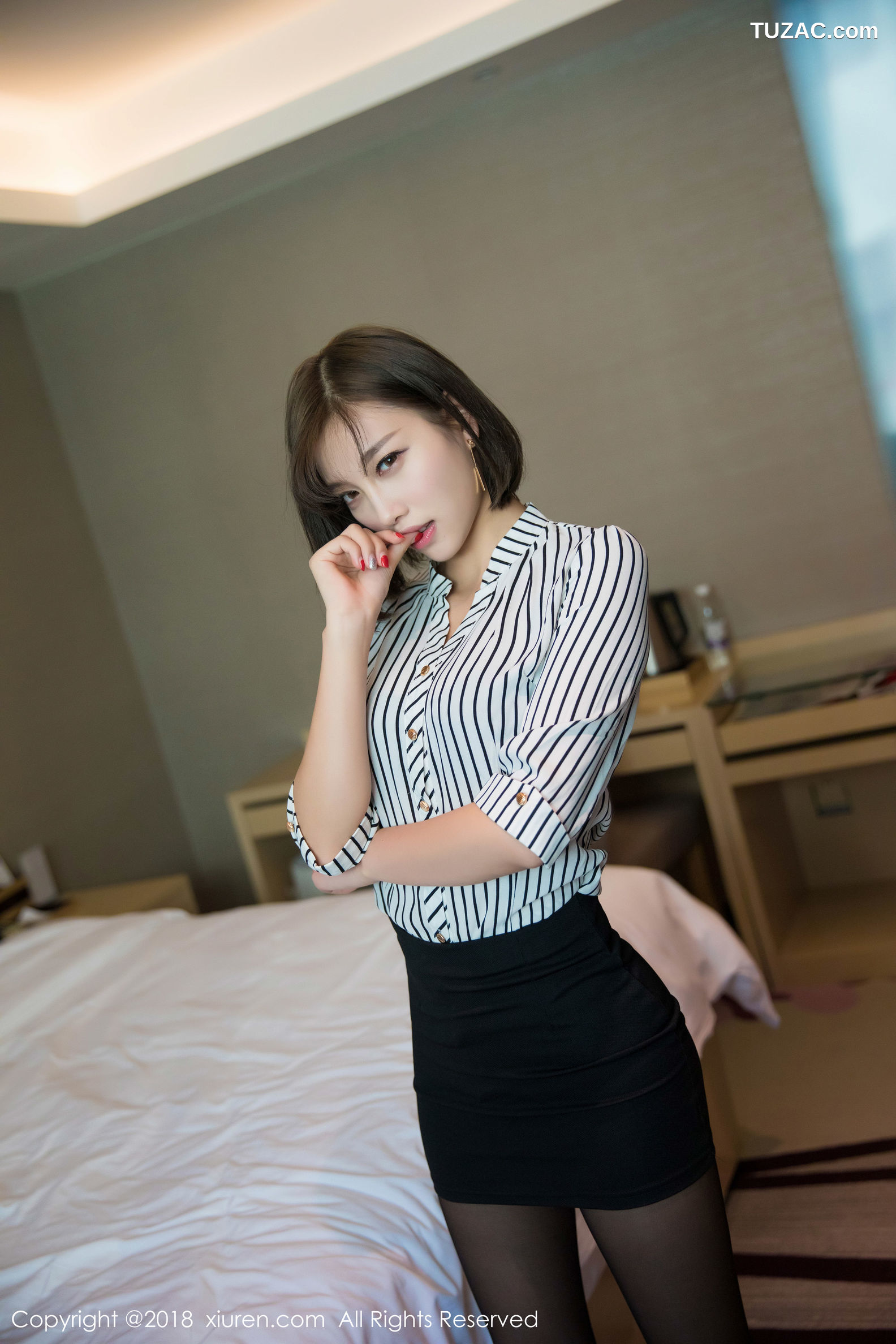 XiuRen秀人网-1013-杨晨晨-《黑丝美腿》-2018.05.11