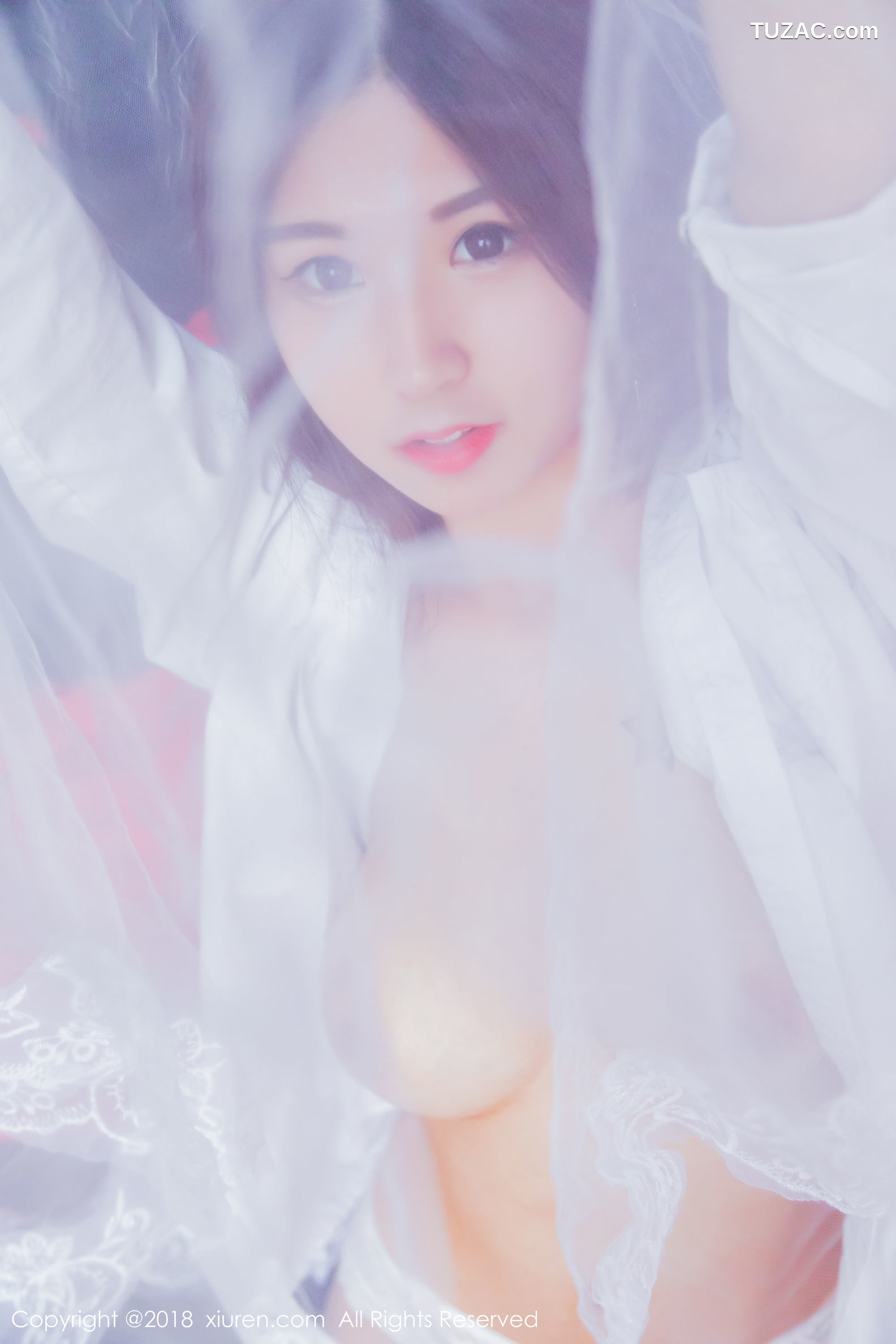 XiuRen秀人网-1032-点点Lily-《童颜巨乳软妹子》-2018.05.31