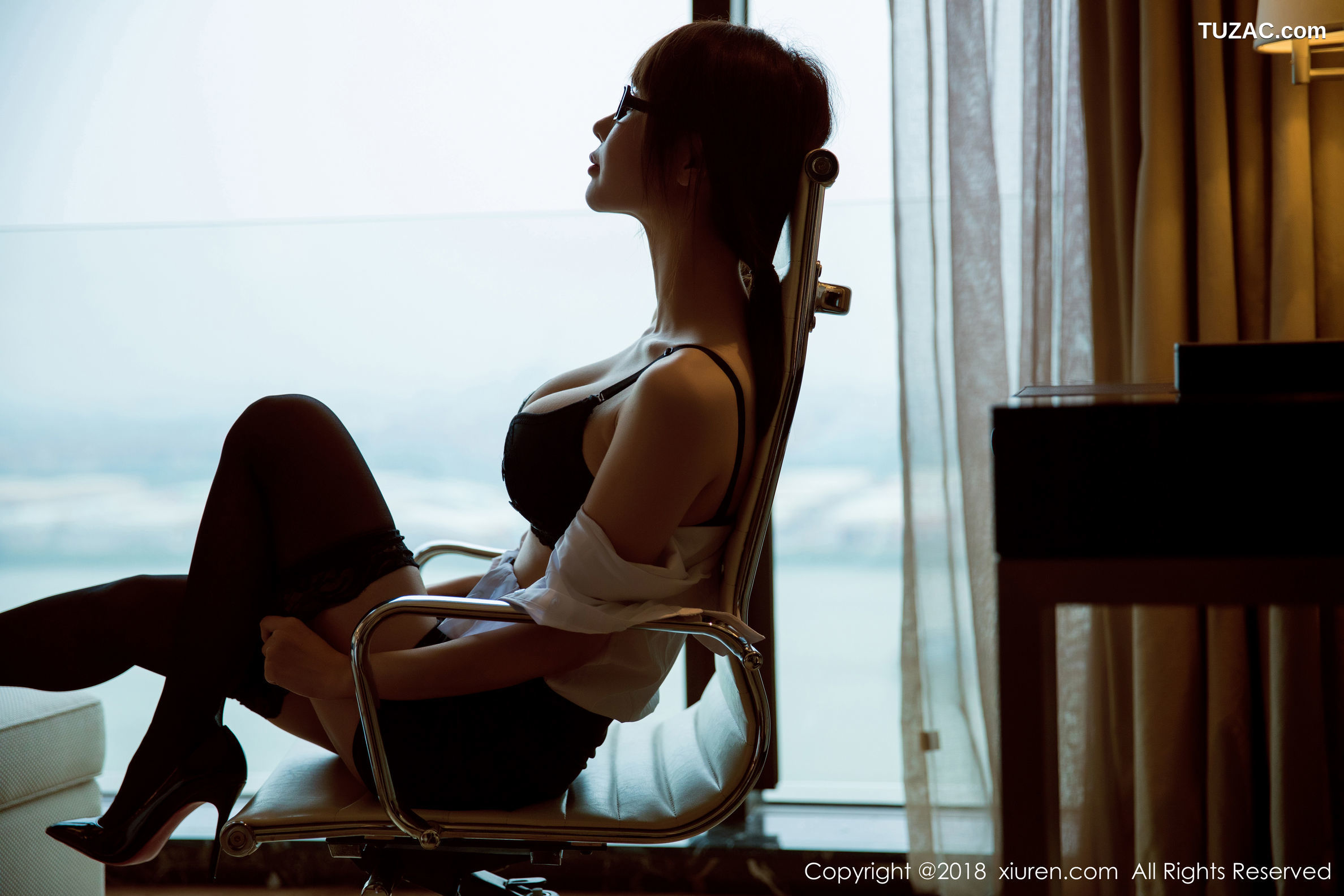 XiuRen秀人网-1037-楚恬Olivia-《黑丝OL与猫耳装扮》-2018.06.06