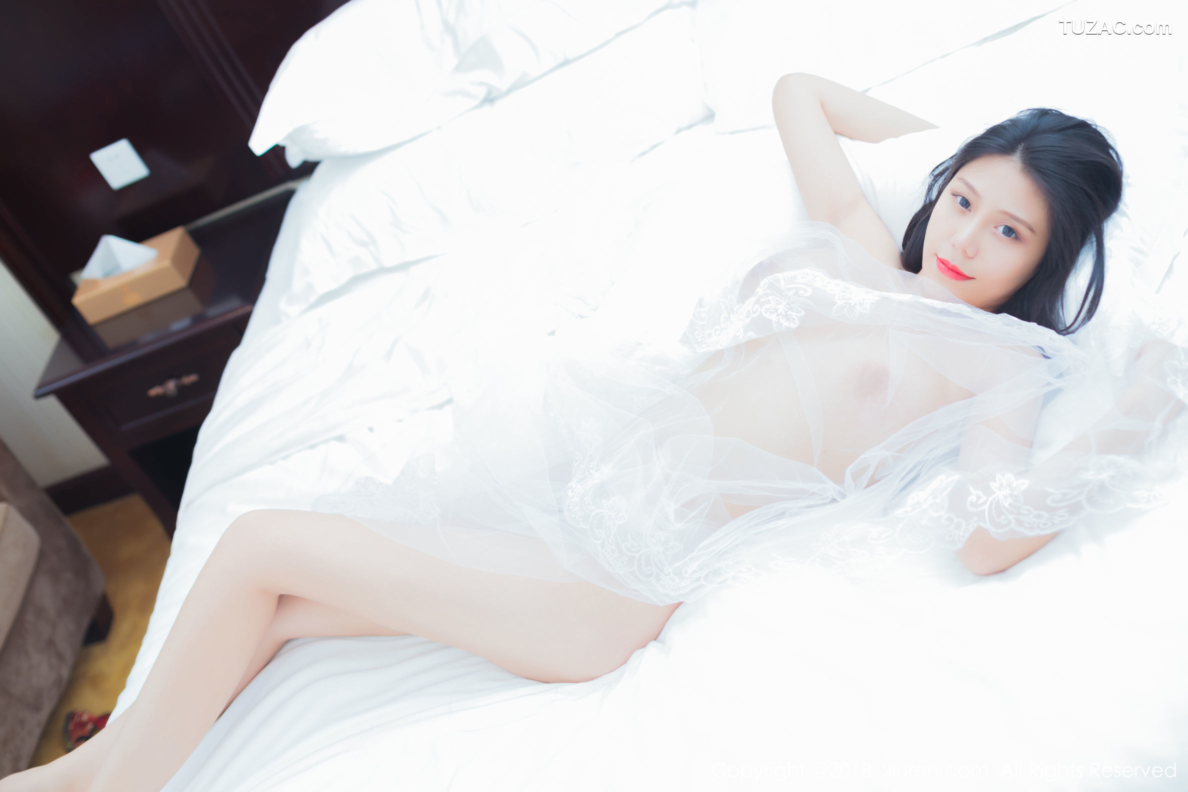 XiuRen秀人网-1054-模特若可-《魅惑私房》-2018.06.27