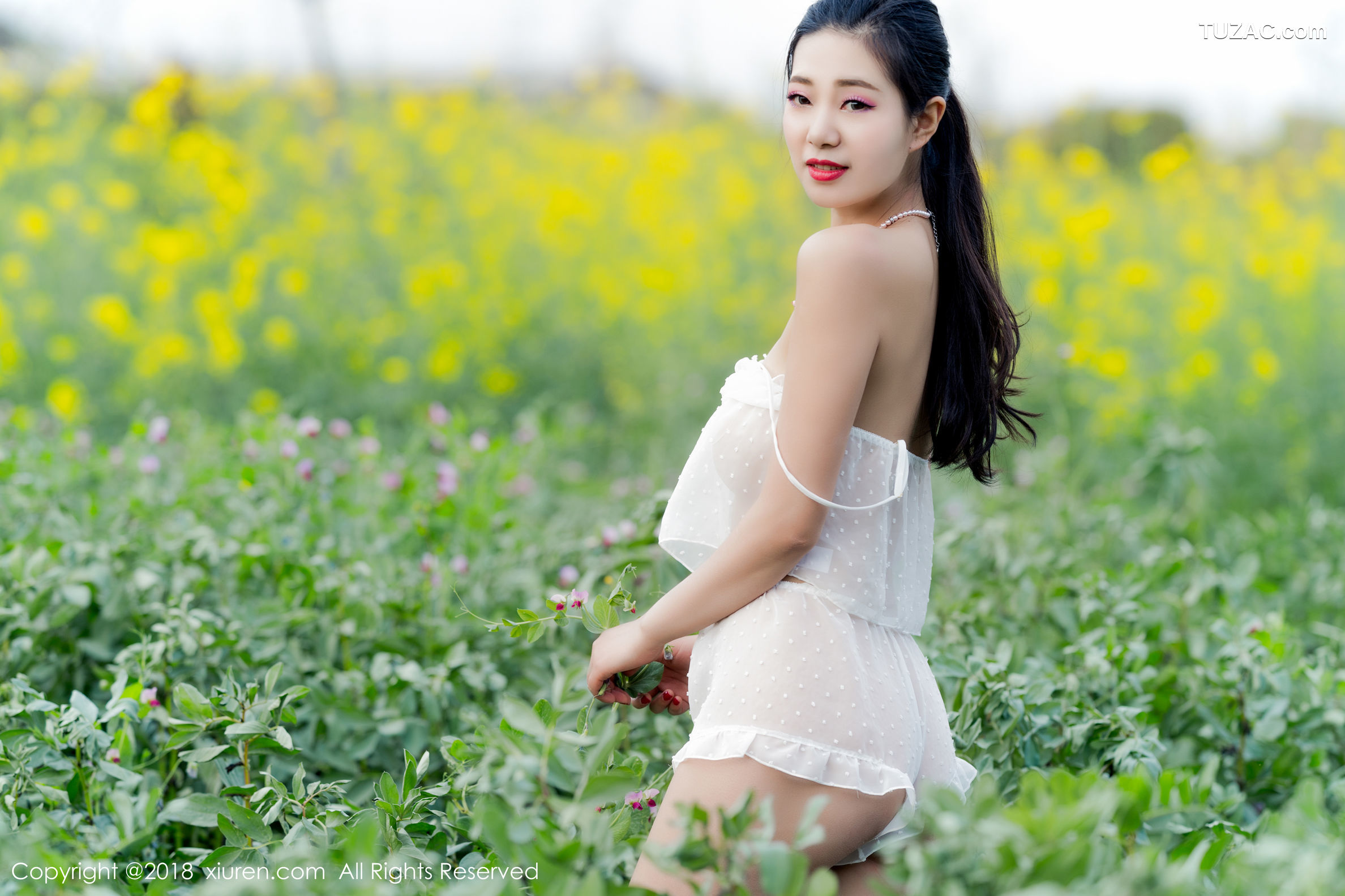 XiuRen秀人网-1058-宋Kiki-《郊外性感人体摄影写真》-2018.06.29