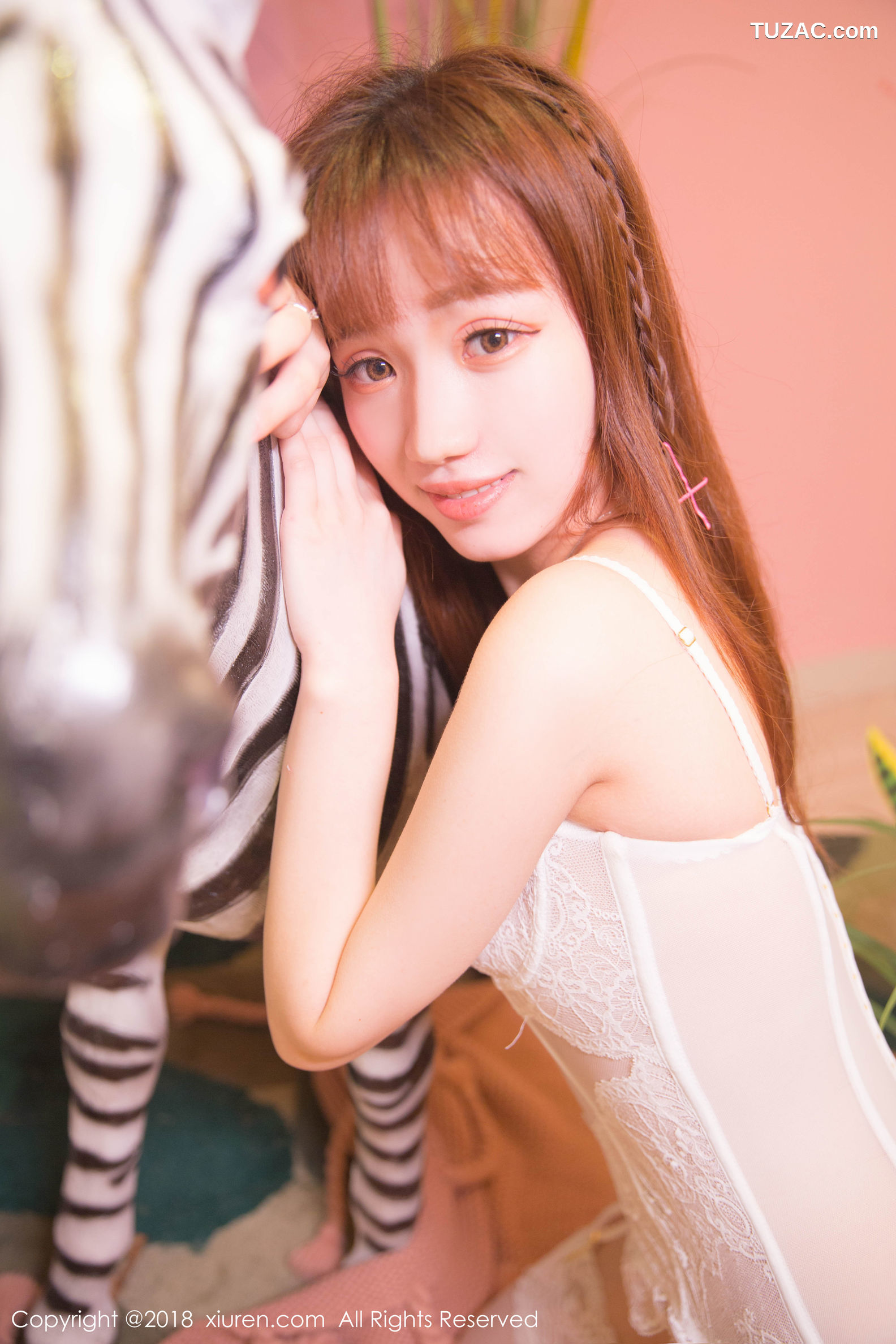 XiuRen秀人网-1086-龙泽美曦-《蕾丝吊袜与叶子真空》-2018.07.18