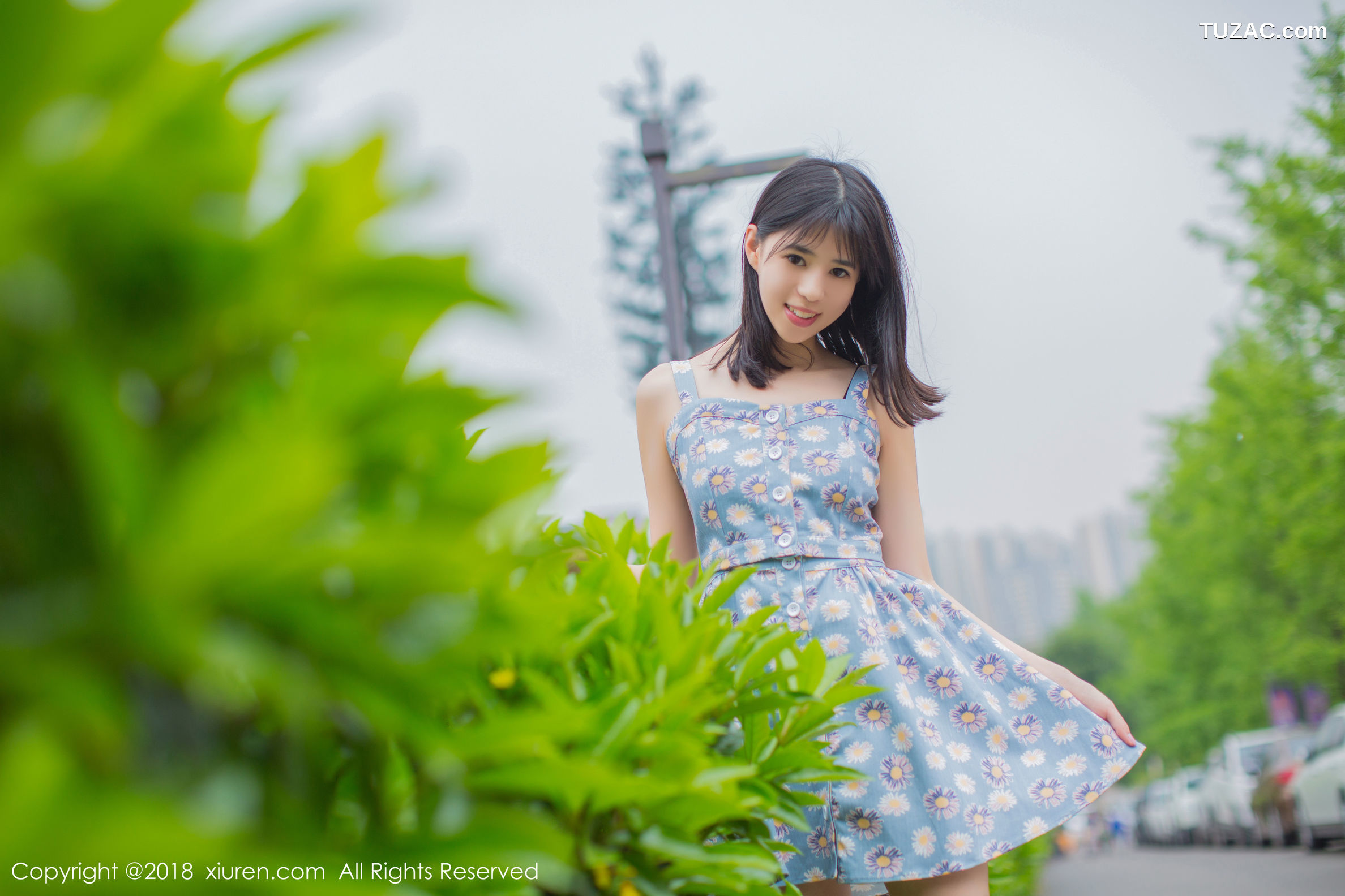 XiuRen秀人网-1094-艾栗栗栗栗栗栗吖-《学生制服诱惑-清新可人的外拍》-2018.07.24