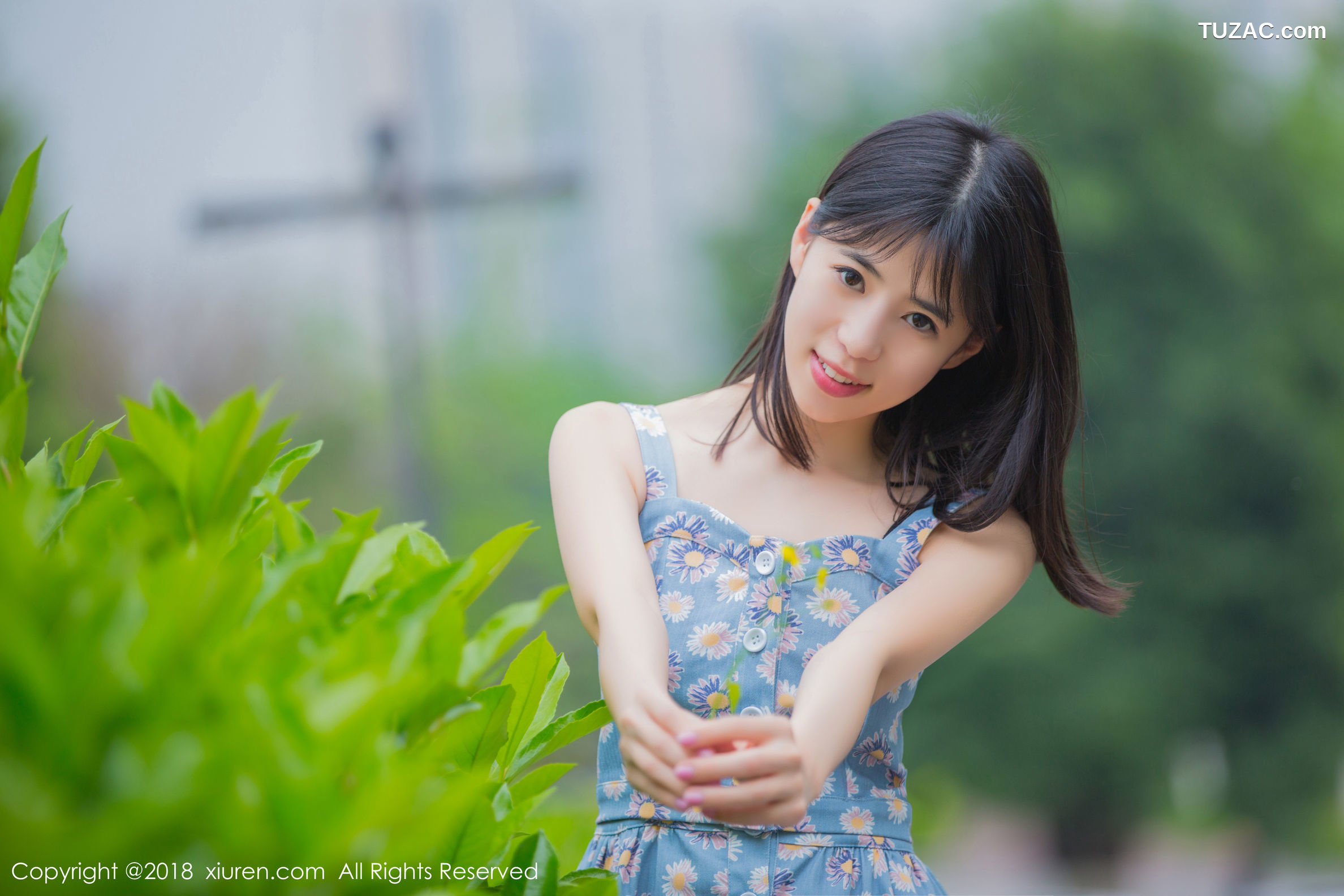 XiuRen秀人网-1094-艾栗栗栗栗栗栗吖-《学生制服诱惑-清新可人的外拍》-2018.07.24