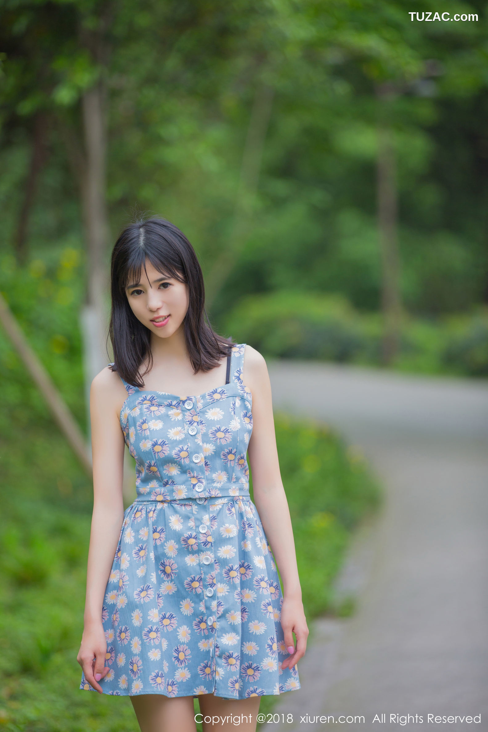 XiuRen秀人网-1094-艾栗栗栗栗栗栗吖-《学生制服诱惑-清新可人的外拍》-2018.07.24