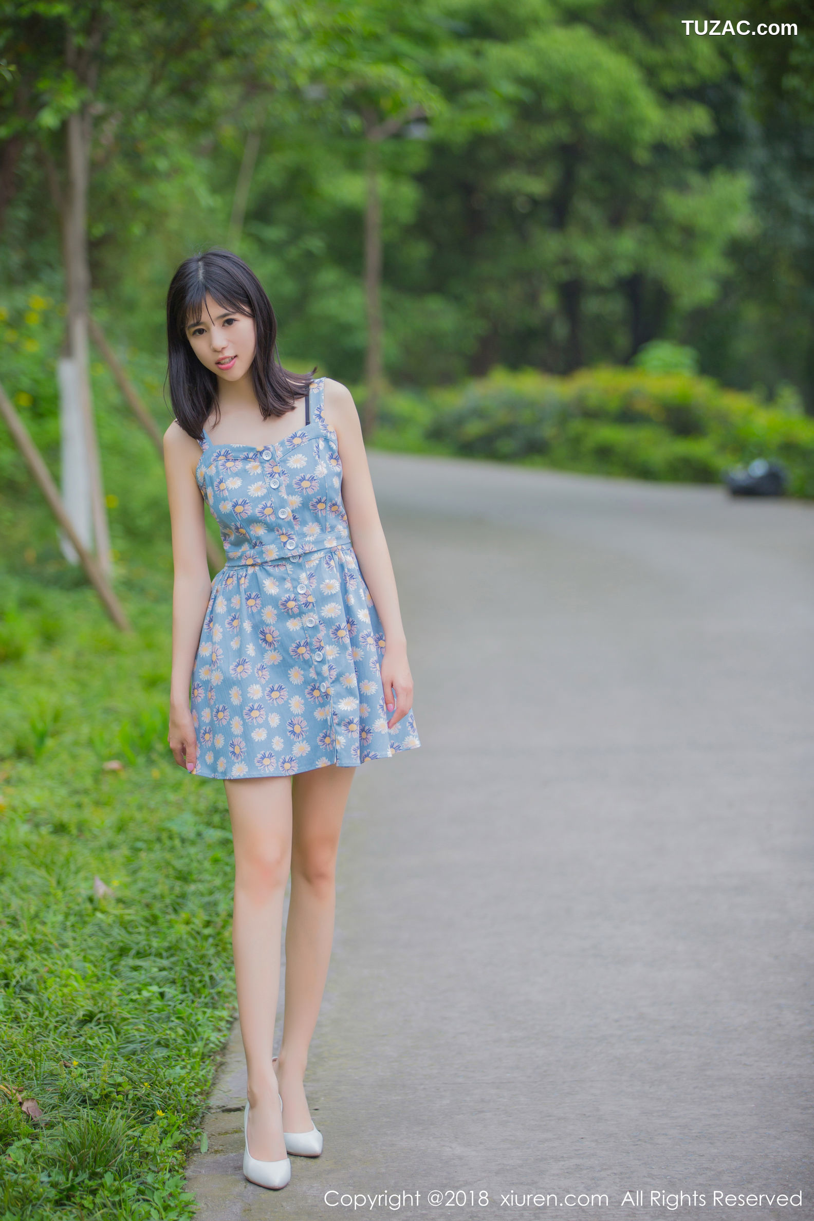 XiuRen秀人网-1094-艾栗栗栗栗栗栗吖-《学生制服诱惑-清新可人的外拍》-2018.07.24