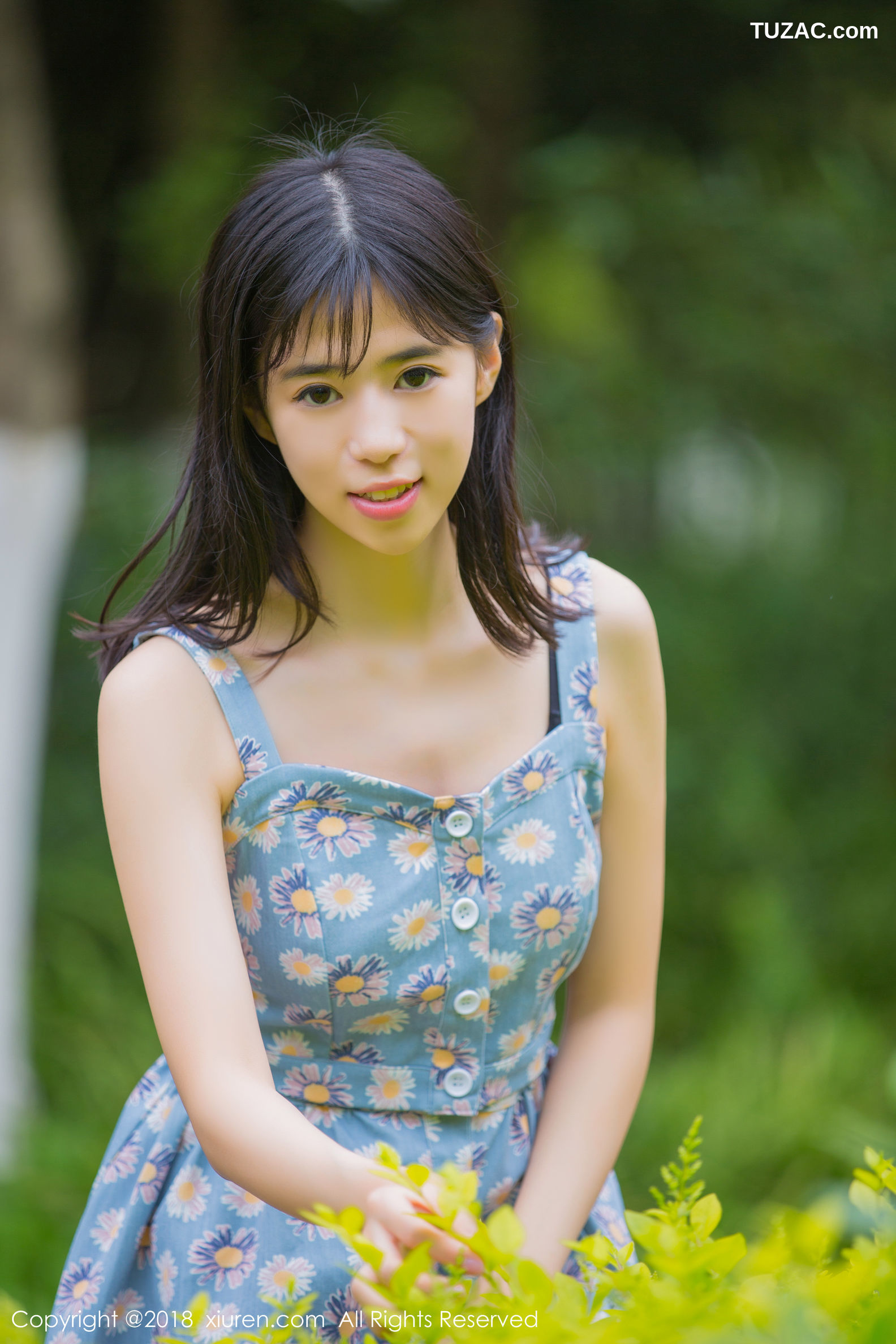 XiuRen秀人网-1094-艾栗栗栗栗栗栗吖-《学生制服诱惑-清新可人的外拍》-2018.07.24