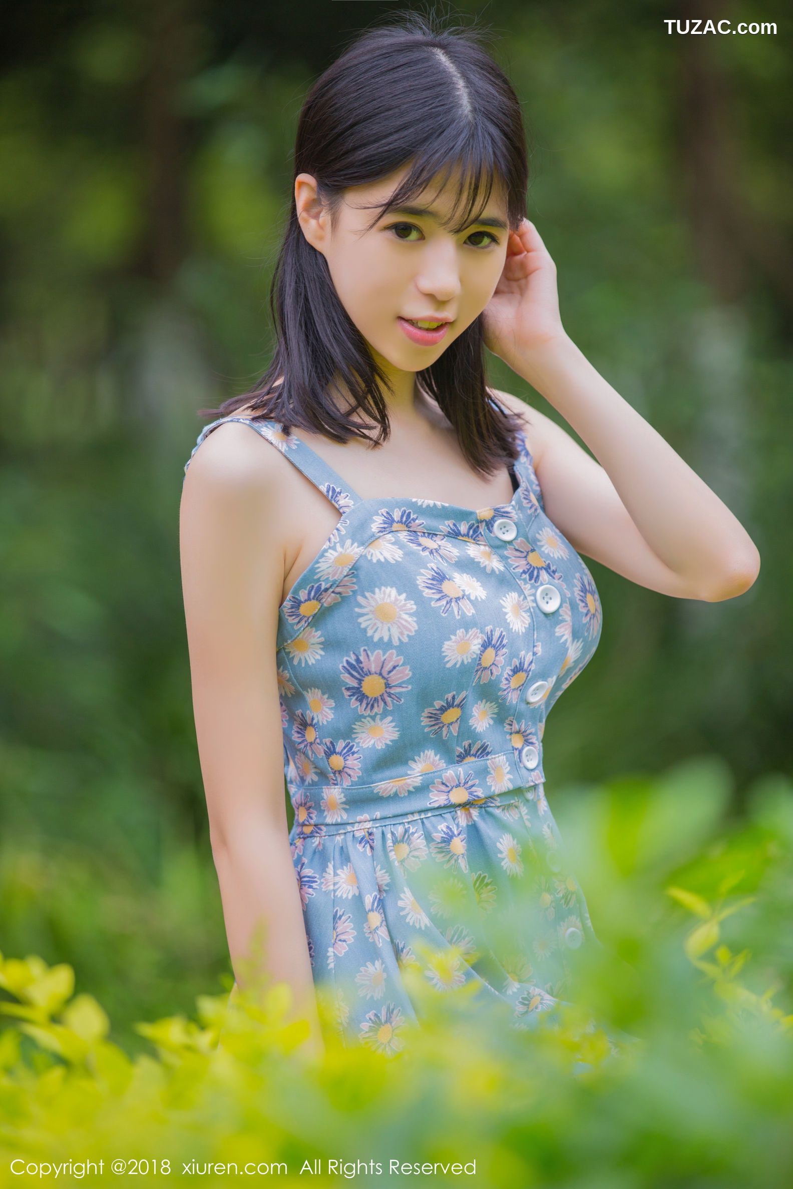 XiuRen秀人网-1094-艾栗栗栗栗栗栗吖-《学生制服诱惑-清新可人的外拍》-2018.07.24