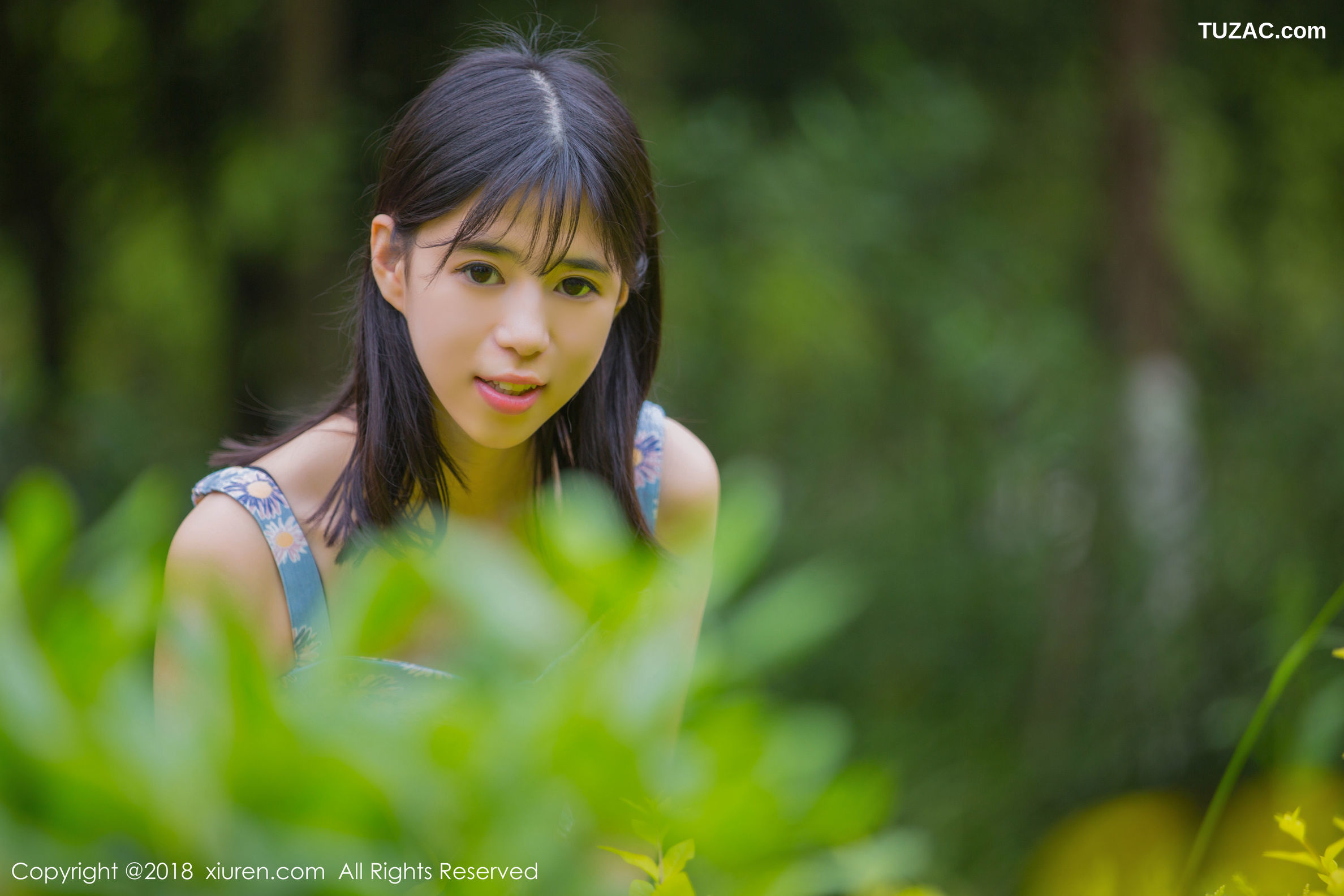 XiuRen秀人网-1094-艾栗栗栗栗栗栗吖-《学生制服诱惑-清新可人的外拍》-2018.07.24