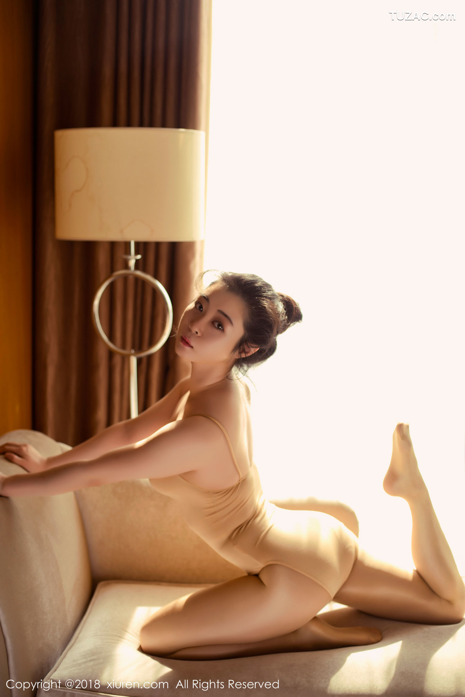 XiuRen秀人网-1114-金子Grace-《丰满柔韧瑜伽师》-2018.08.07