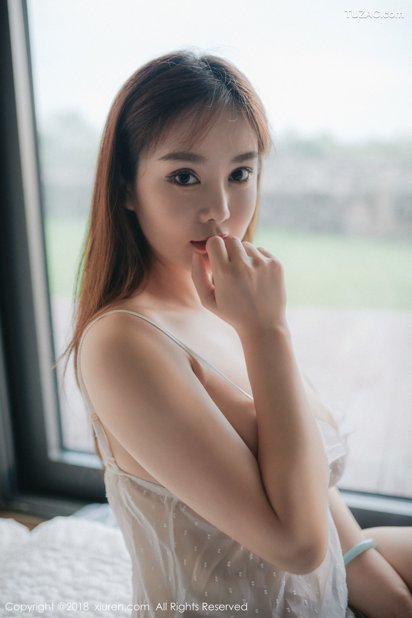 XiuRen秀人网-1173-易阳-《汹涌巨乳屏霸视觉诱惑》-2018.09.27