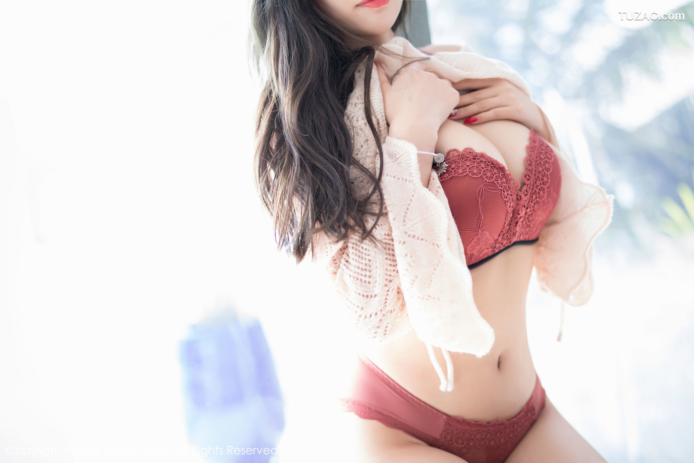 XiuRen秀人网-1196-杨晨晨-《优雅旗袍美腿》-2018.10.17