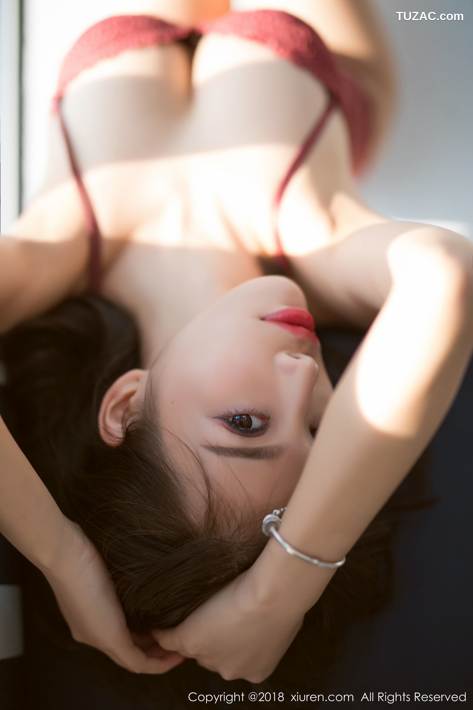 XiuRen秀人网-1196-杨晨晨-《优雅旗袍美腿》-2018.10.17