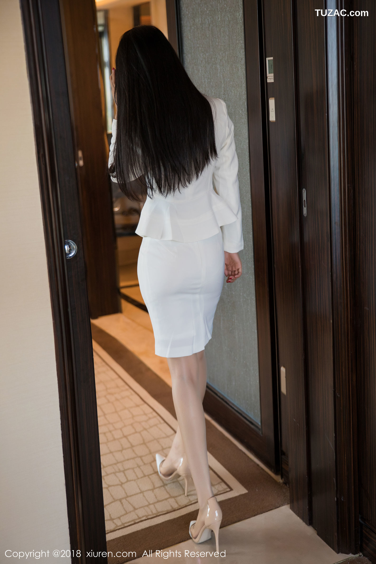 XiuRen秀人网-1209-小热巴-《性感秘书OL》-2018.10.26