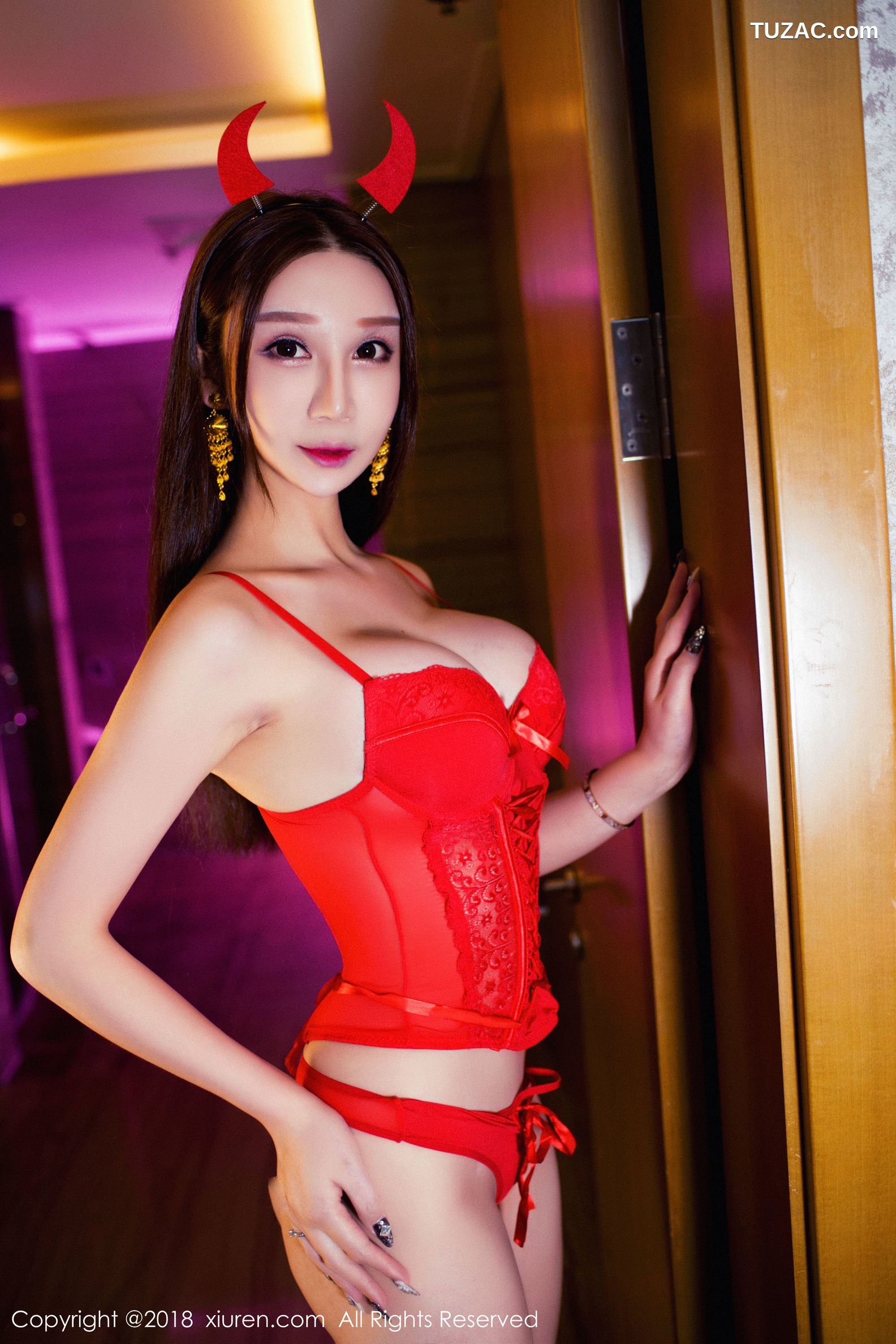 XiuRen秀人网-1212-李宓儿-《万圣节你的小恶魔》-2018.10.30