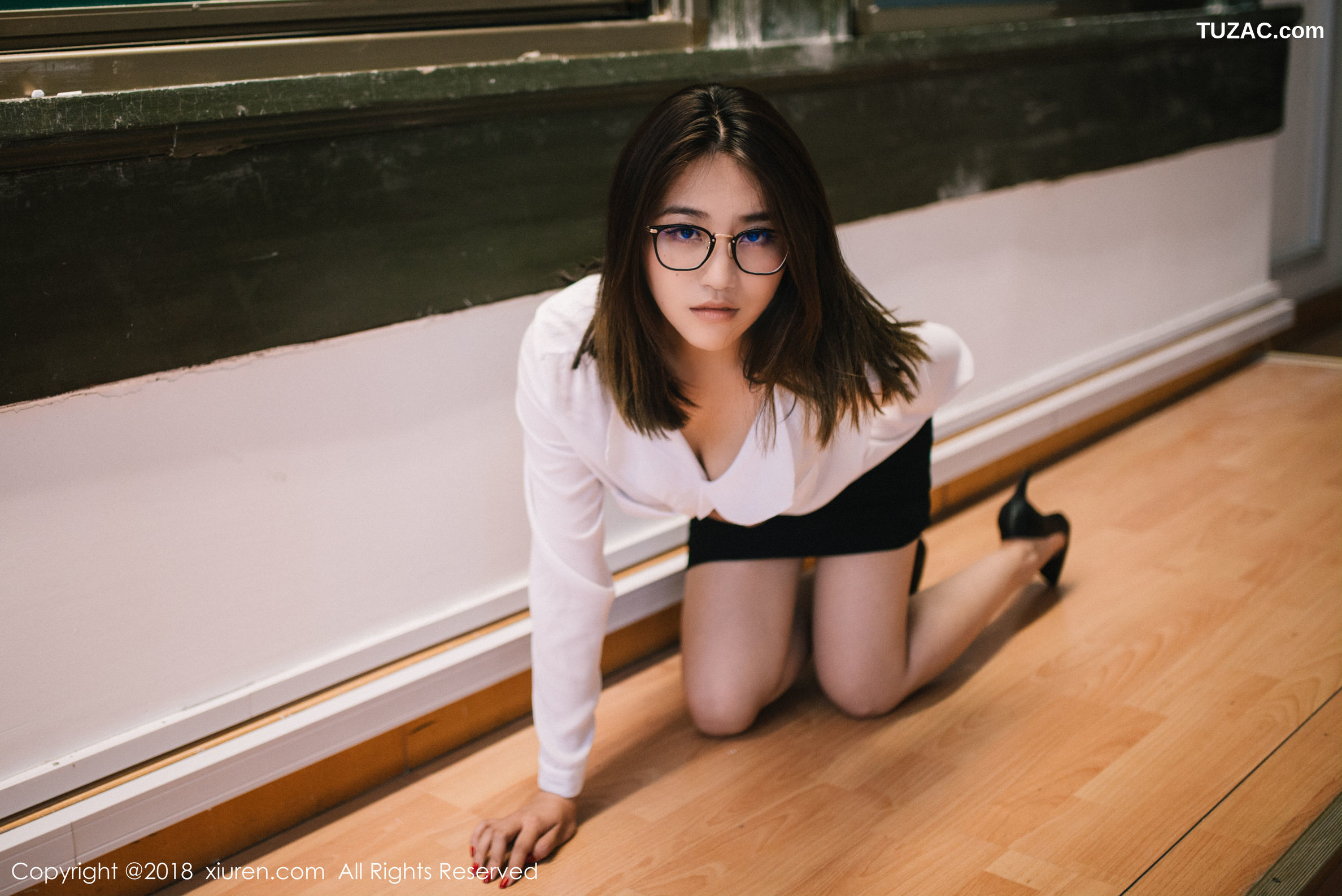 XiuRen秀人网-1267-许诺-《教师OL制服主题系列》-2018.12.14