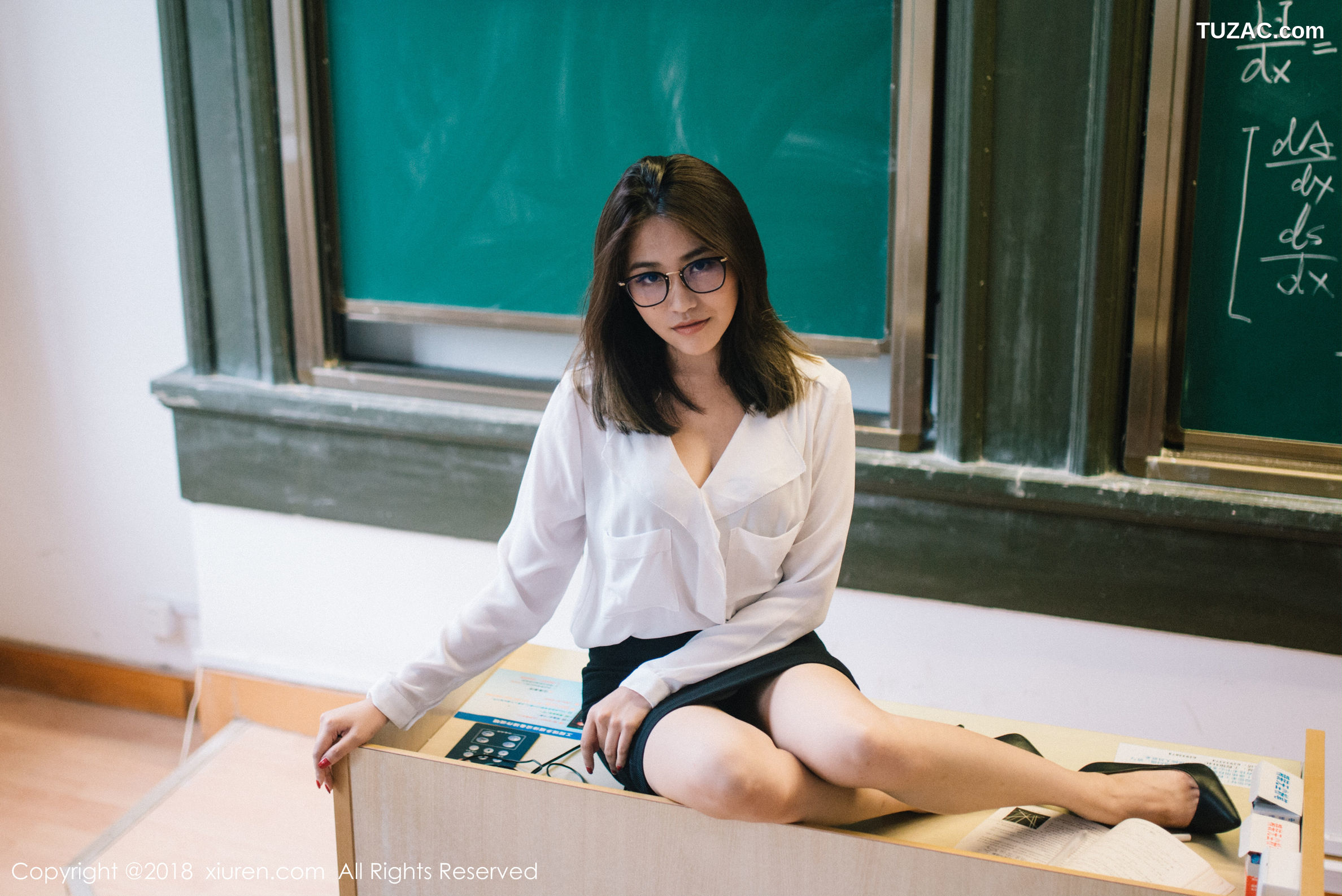 XiuRen秀人网-1267-许诺-《教师OL制服主题系列》-2018.12.14