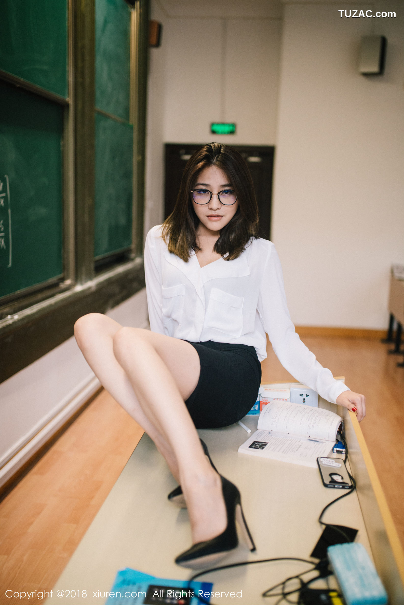 XiuRen秀人网-1267-许诺-《教师OL制服主题系列》-2018.12.14