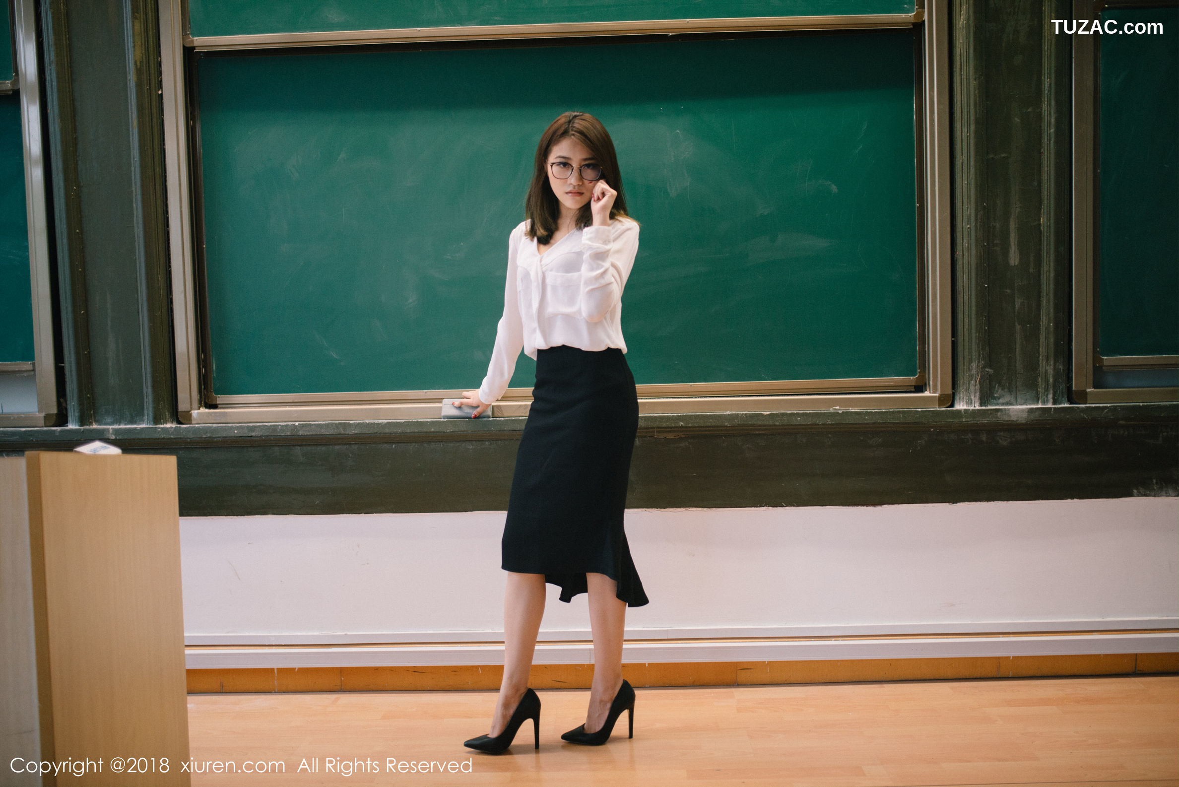 XiuRen秀人网-1267-许诺-《教师OL制服主题系列》-2018.12.14