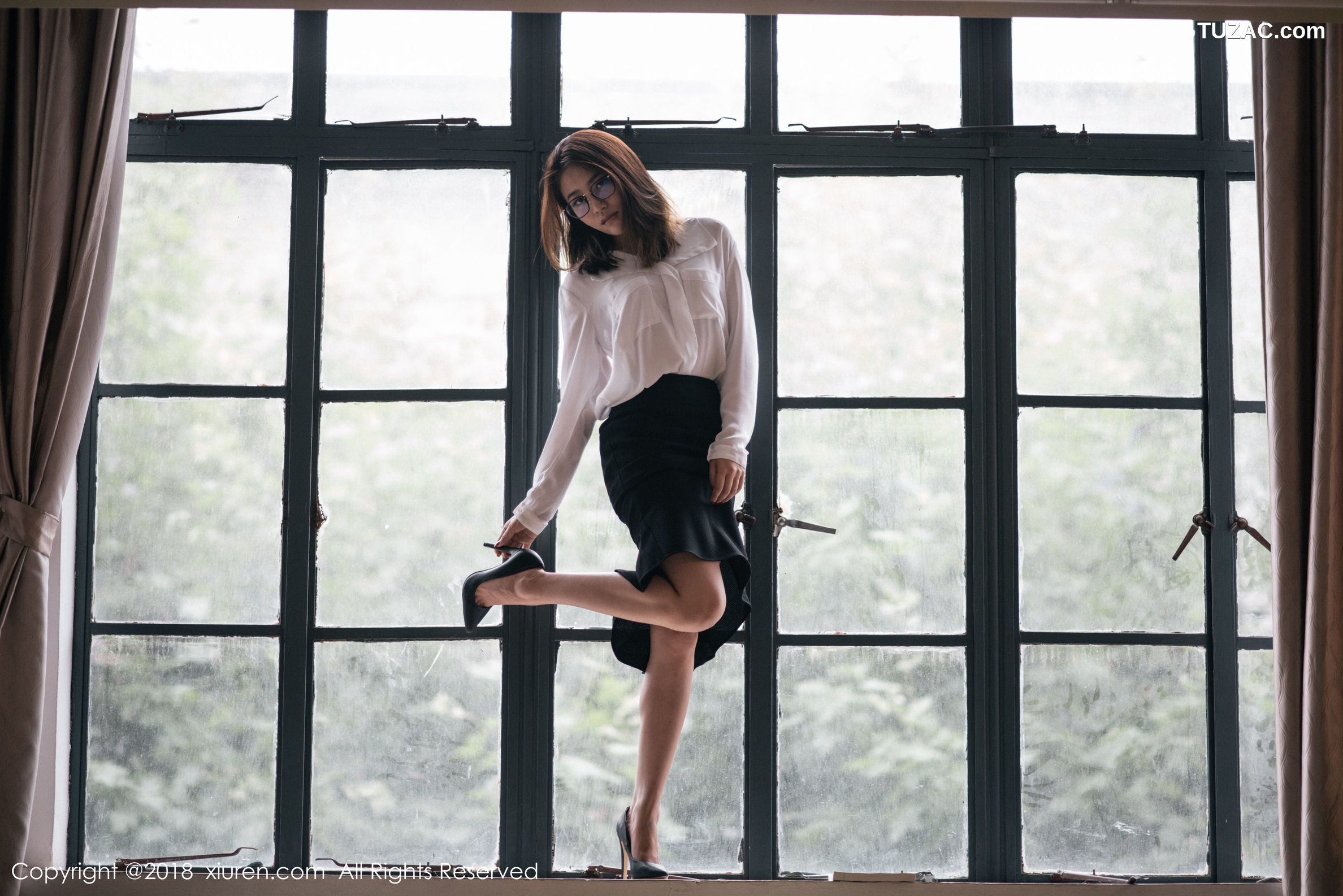 XiuRen秀人网-1267-许诺-《教师OL制服主题系列》-2018.12.14