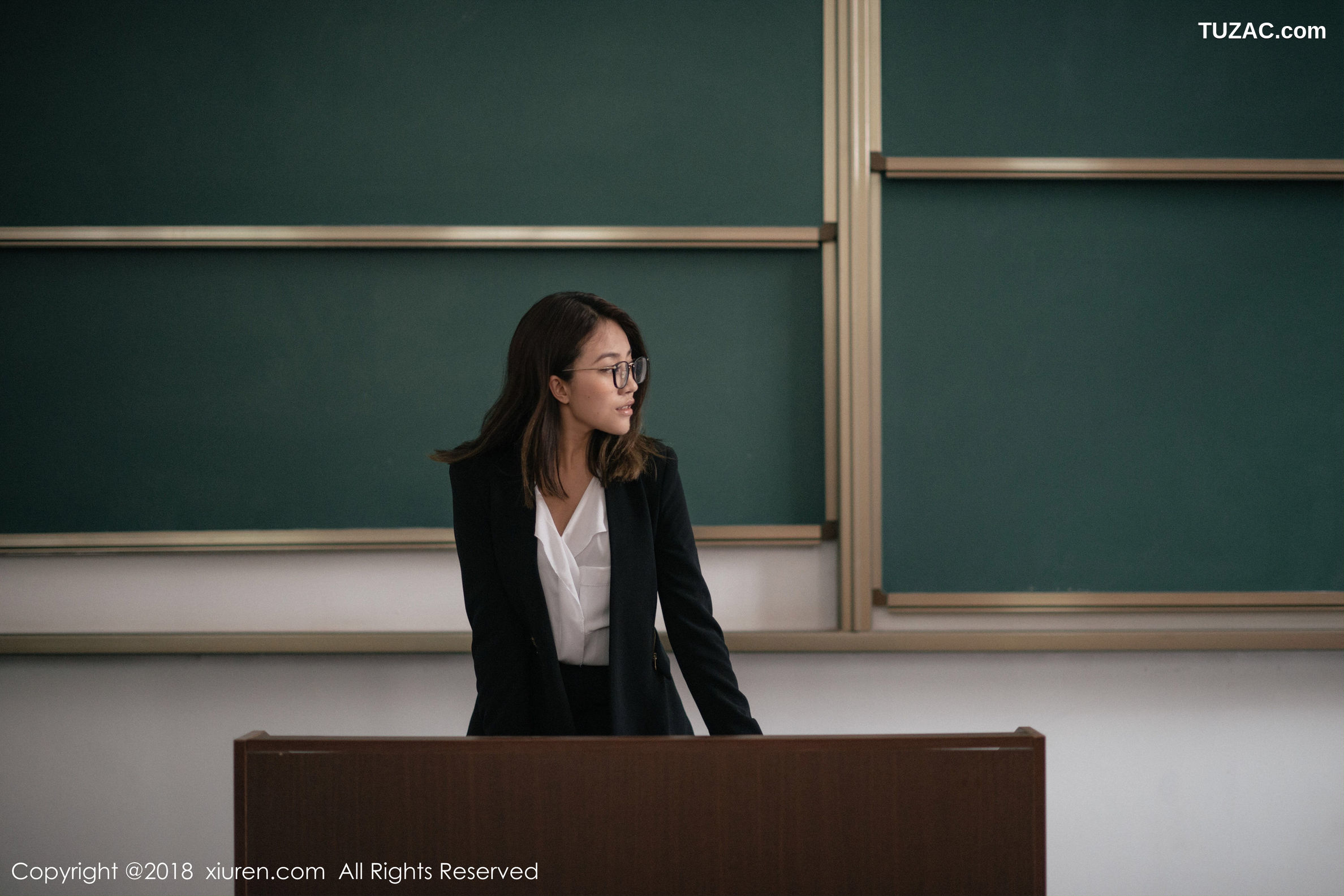 XiuRen秀人网-1267-许诺-《教师OL制服主题系列》-2018.12.14