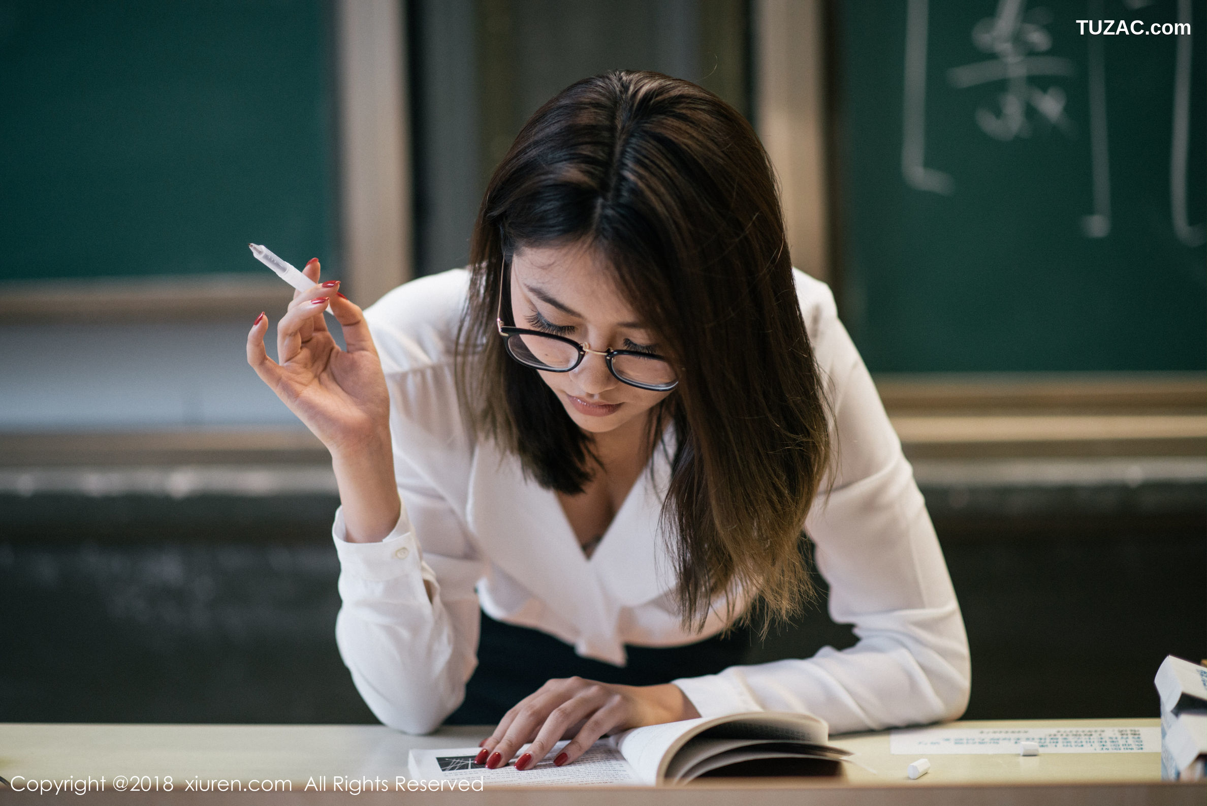 XiuRen秀人网-1267-许诺-《教师OL制服主题系列》-2018.12.14