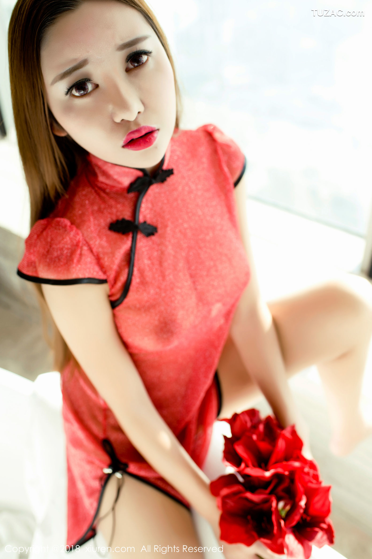 XiuRen秀人网-1272-李梓熙-E罩杯巨乳美女-《蓝色绑带比基尼和红色蕾丝透明旗袍》-2018.12.18