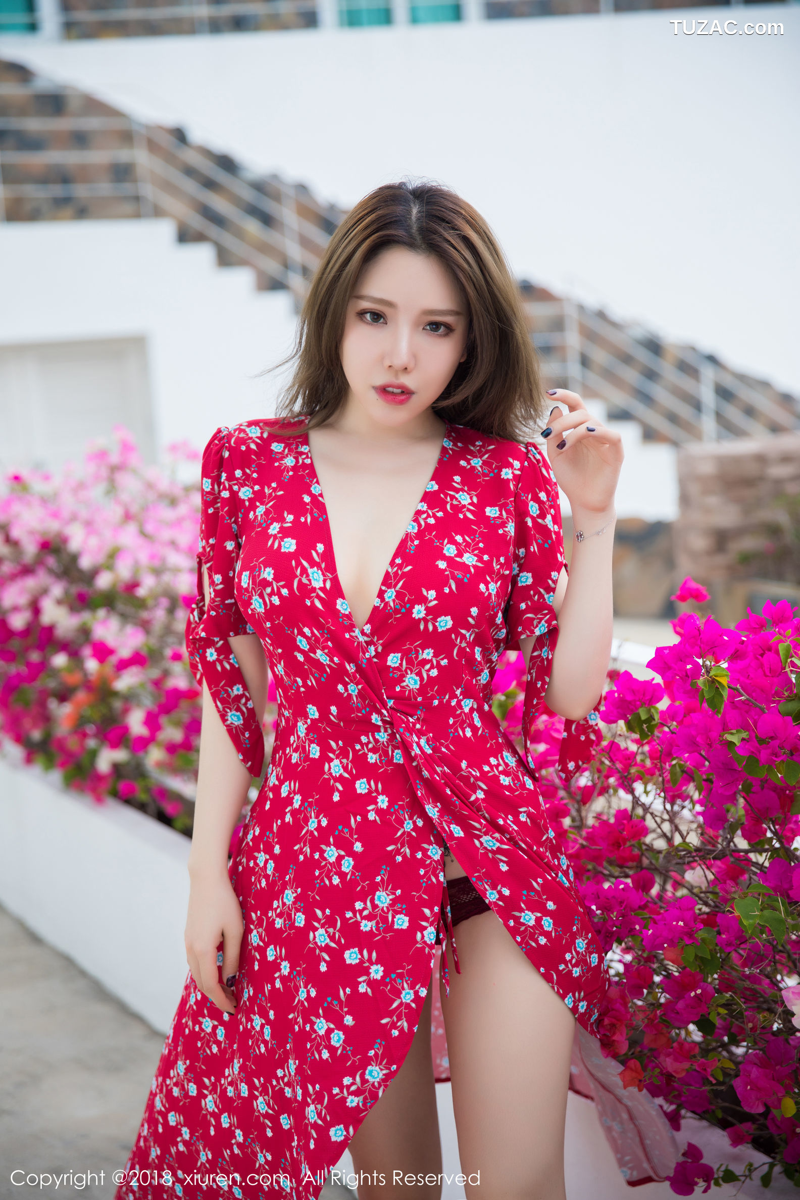 XiuRen秀人网-1284-黄楽然-《娇羞的长裙美腿女神》-2018.12.24
