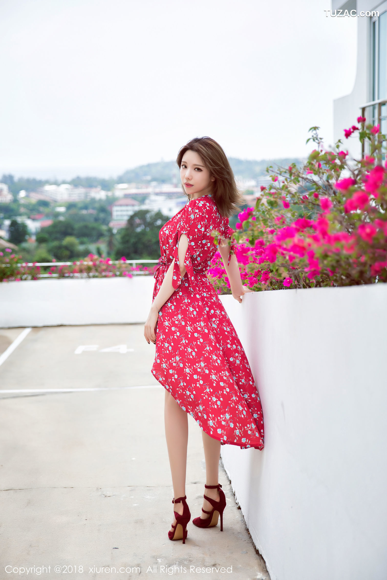 XiuRen秀人网-1284-黄楽然-《娇羞的长裙美腿女神》-2018.12.24