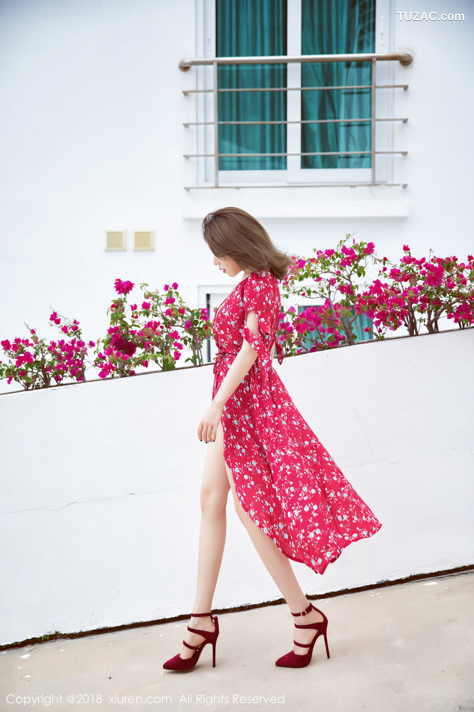 XiuRen秀人网-1284-黄楽然-《娇羞的长裙美腿女神》-2018.12.24