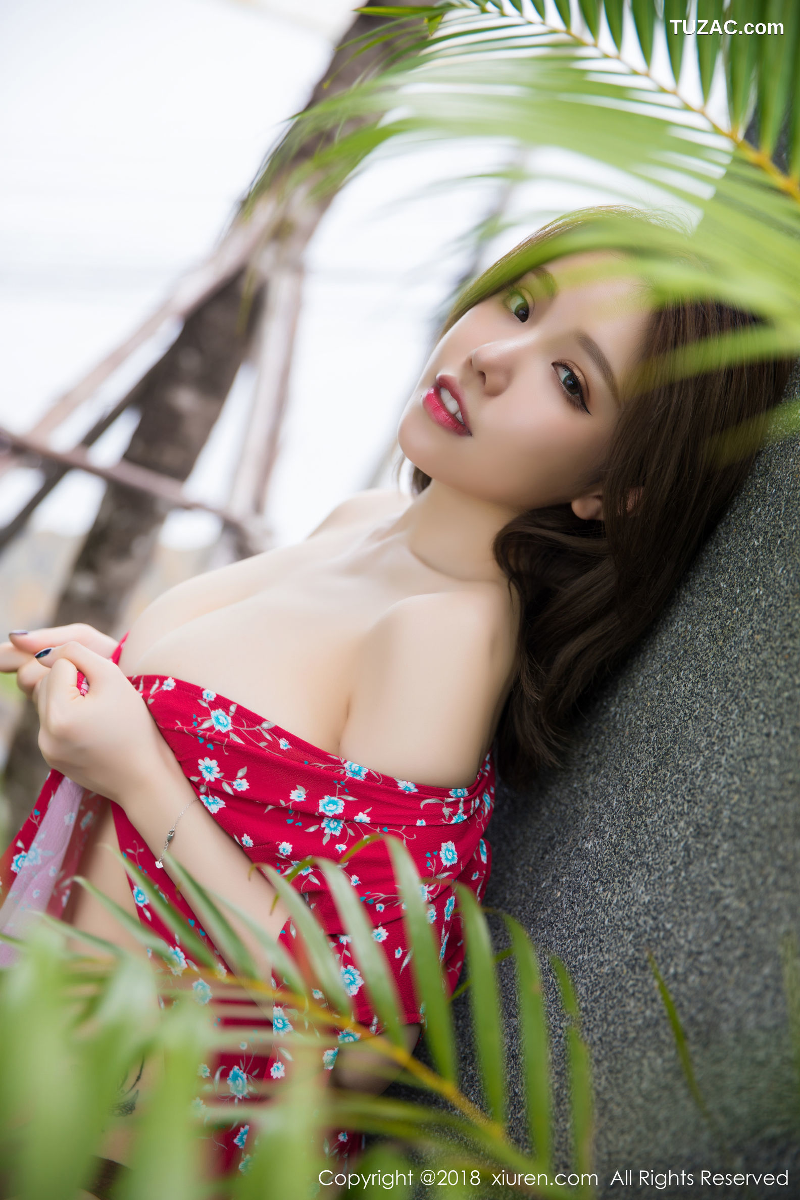 XiuRen秀人网-1284-黄楽然-《娇羞的长裙美腿女神》-2018.12.24