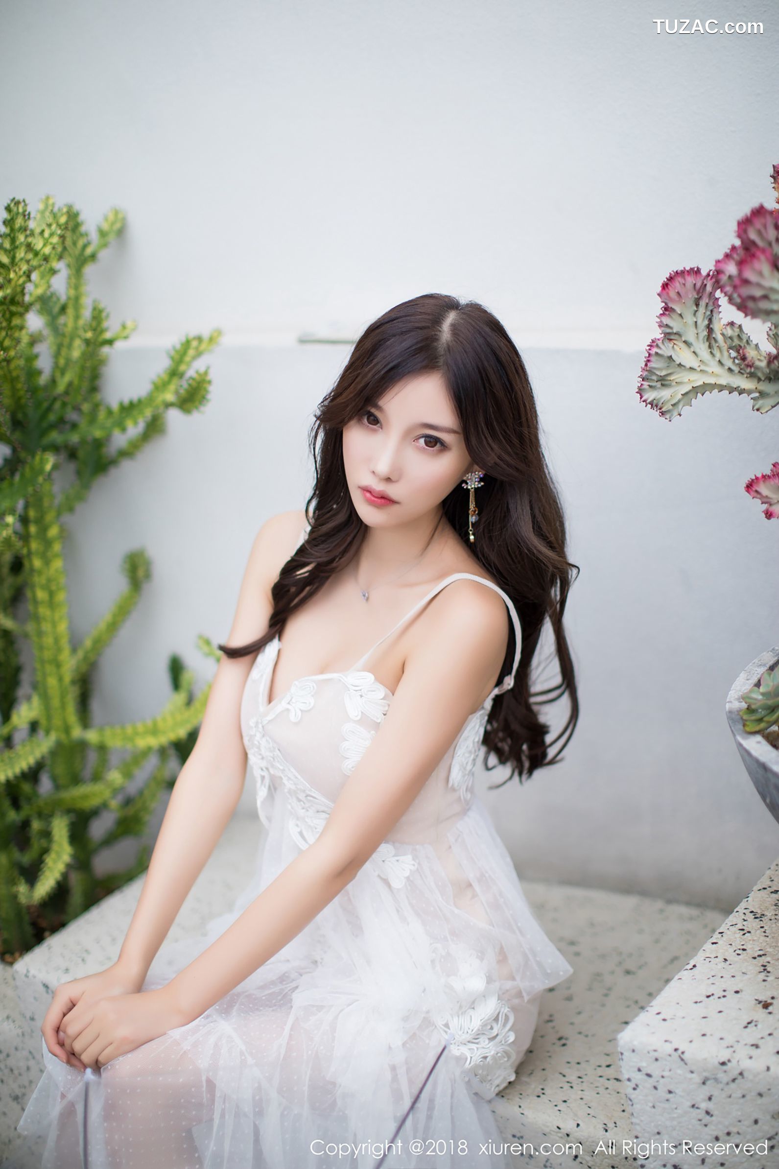 XiuRen秀人网-1296-杨晨晨-《甜美新娘-黑丝女郎》-2018.12.29