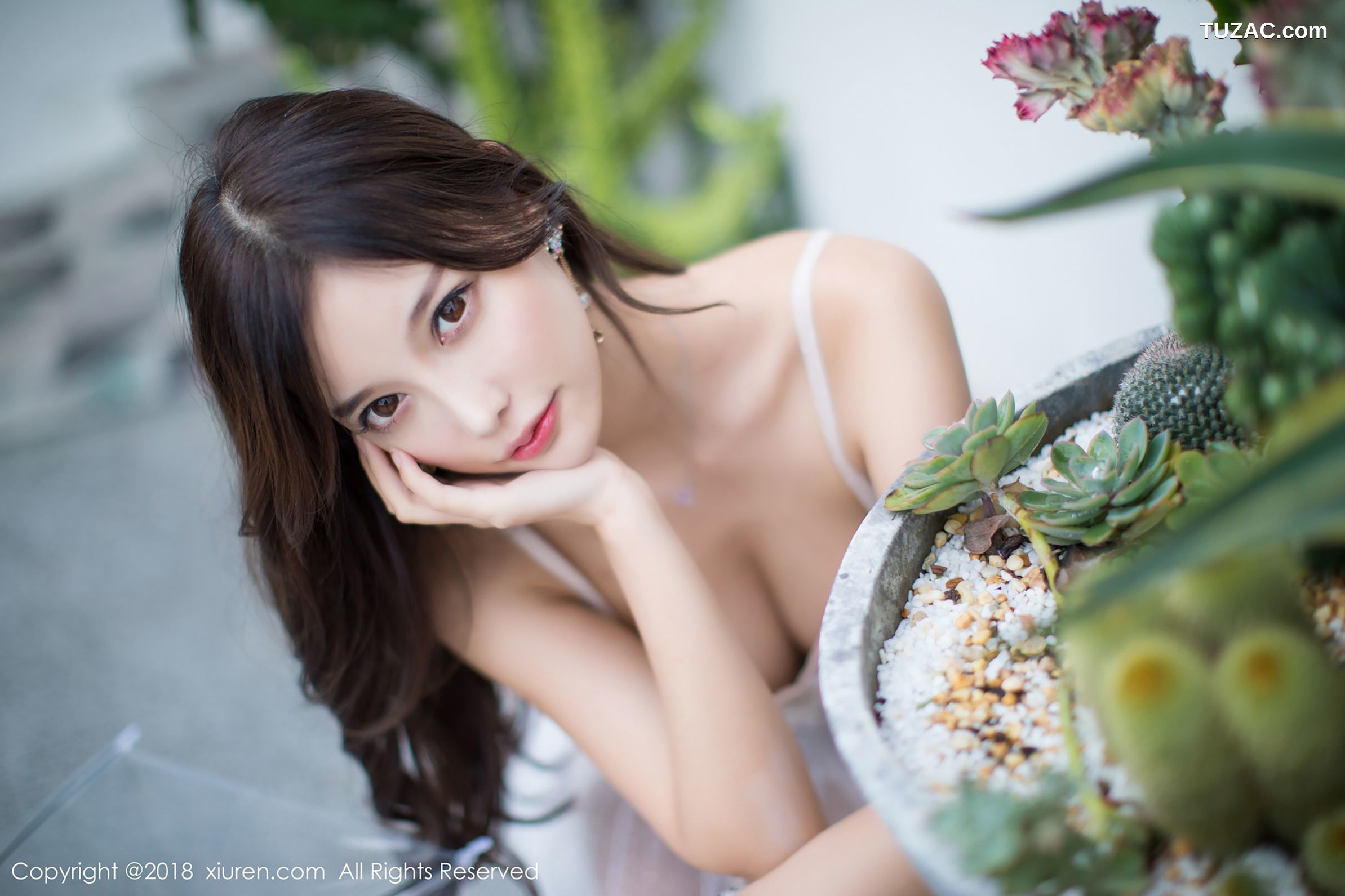 XiuRen秀人网-1296-杨晨晨-《甜美新娘-黑丝女郎》-2018.12.29