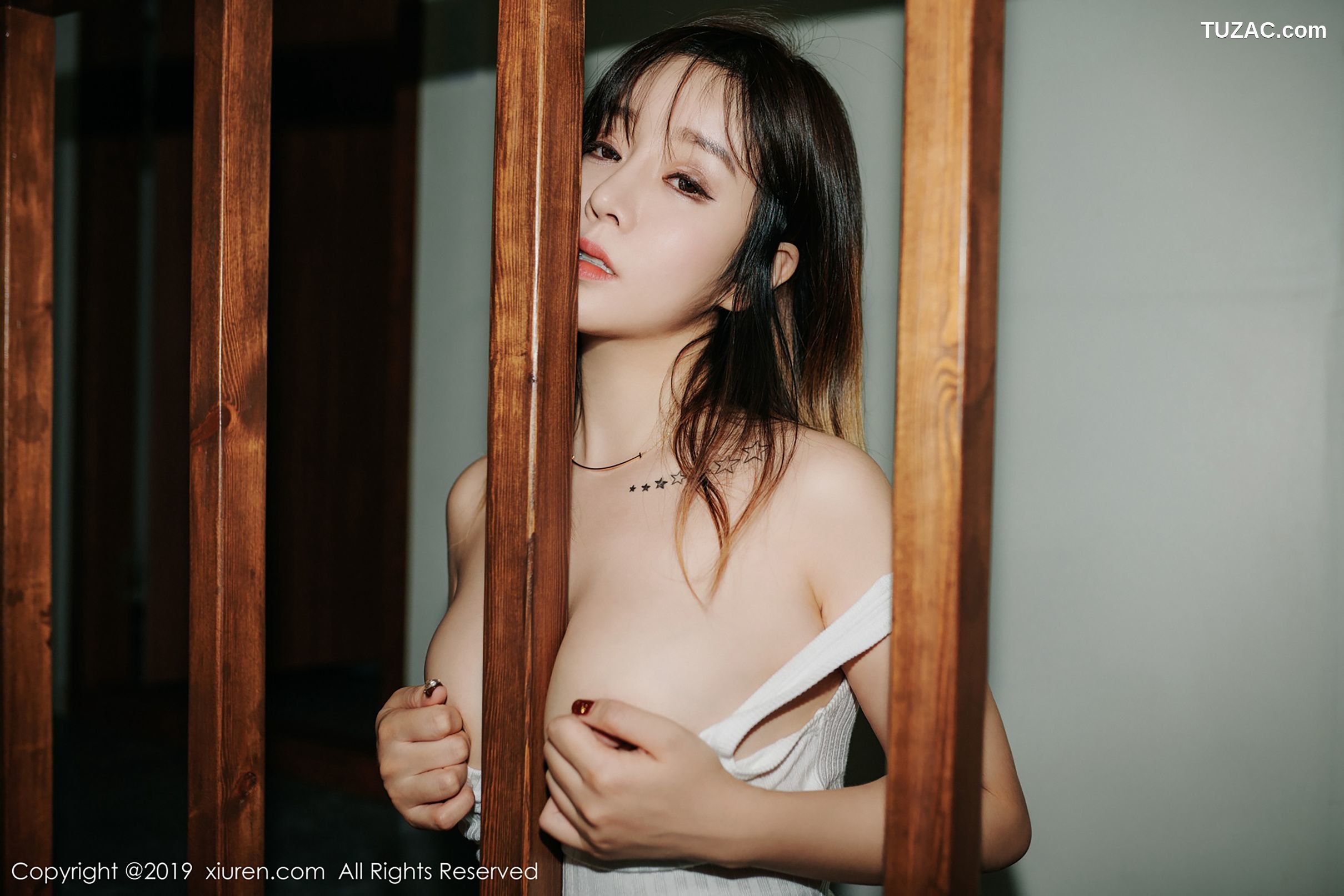 XiuRen秀人网-1328-王雨纯-《热辣诱人的身材》-2019.02.01