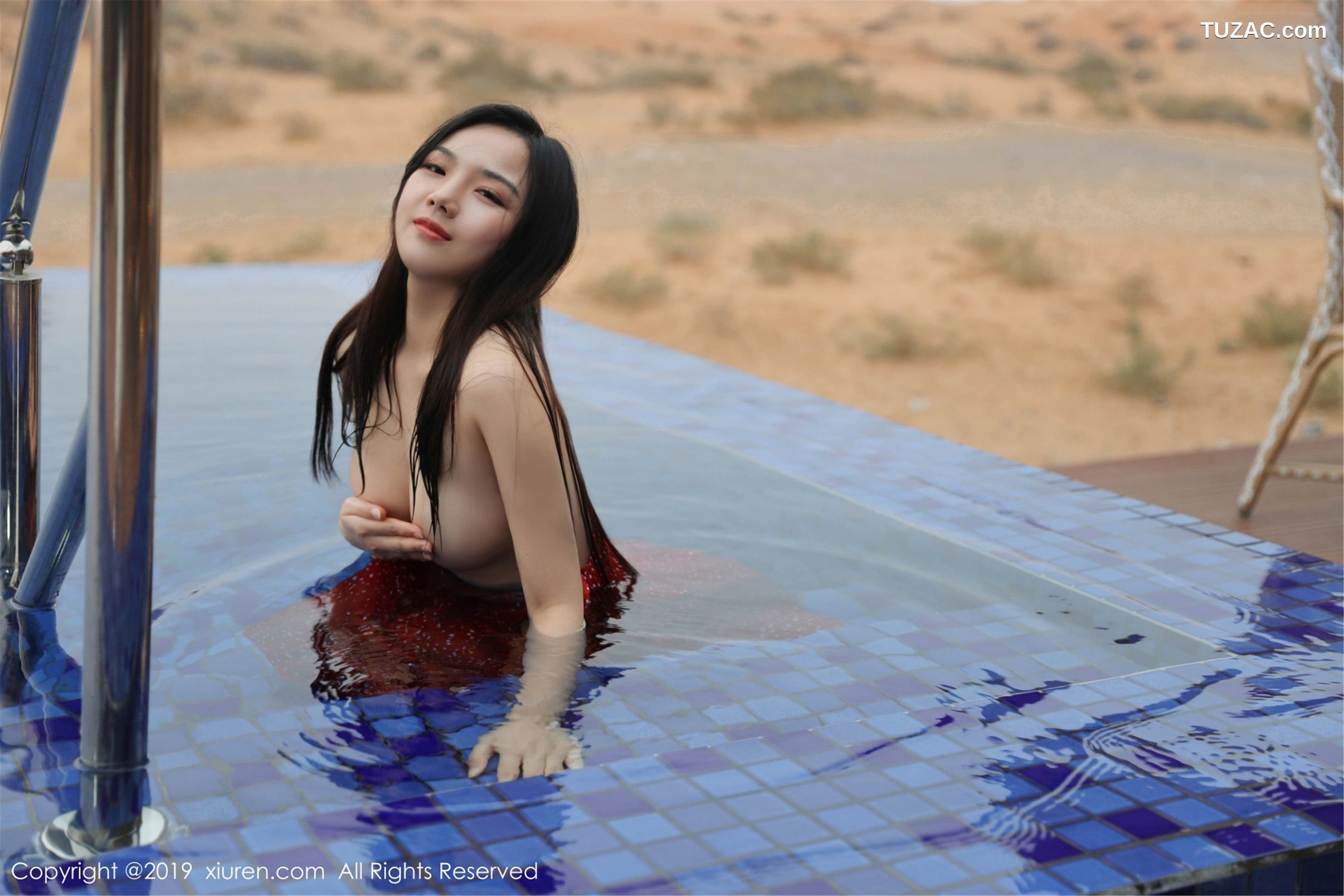 XiuRen秀人网-1388-徐微微-《沙漠-泳池-美人-色香味俱全！》-2019.04.09