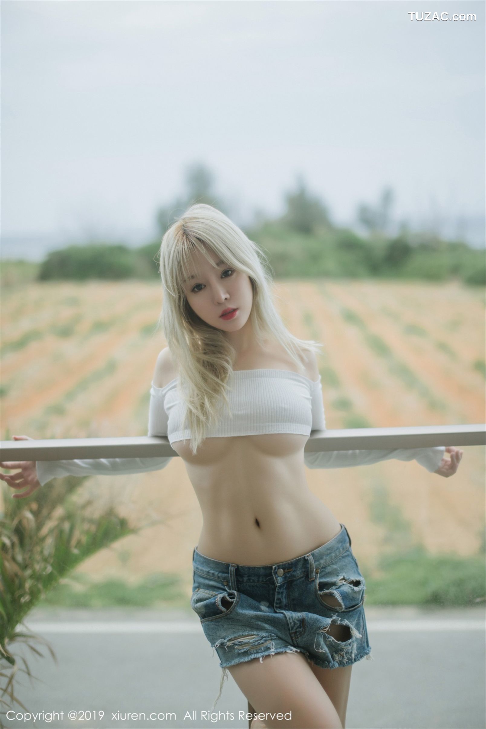 XiuRen秀人网-1400-王雨纯-《唯美不失性感的诱惑》-2019.04.17