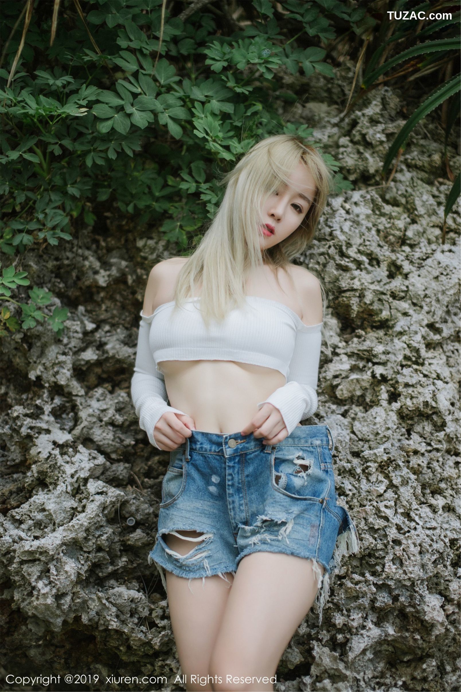 XiuRen秀人网-1400-王雨纯-《唯美不失性感的诱惑》-2019.04.17