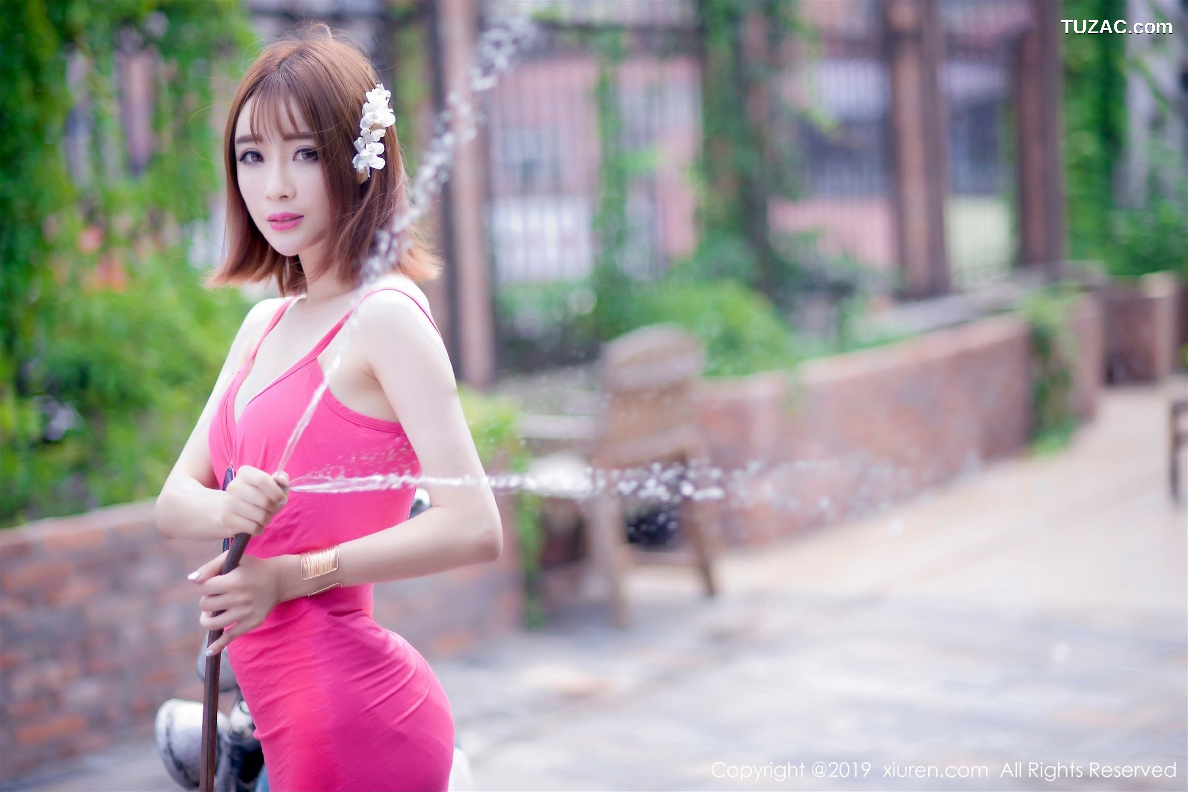 XiuRen秀人网-1406-凌萍儿-《邻家女孩的感觉温柔宁静》-2019.04.19