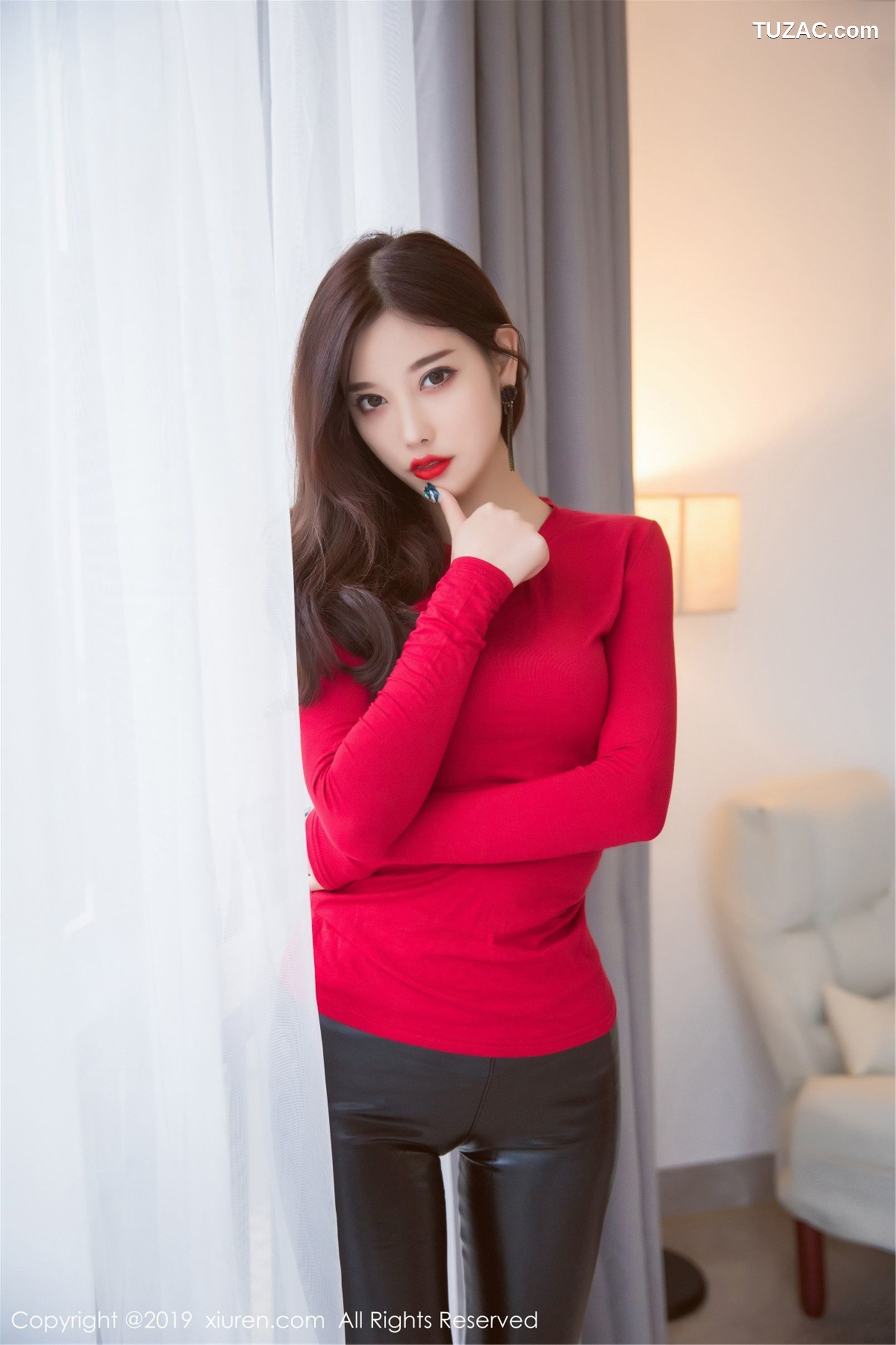 XiuRen秀人网-1411-杨晨晨-《不可抗拒的皮裤诱惑》-2019.04.23