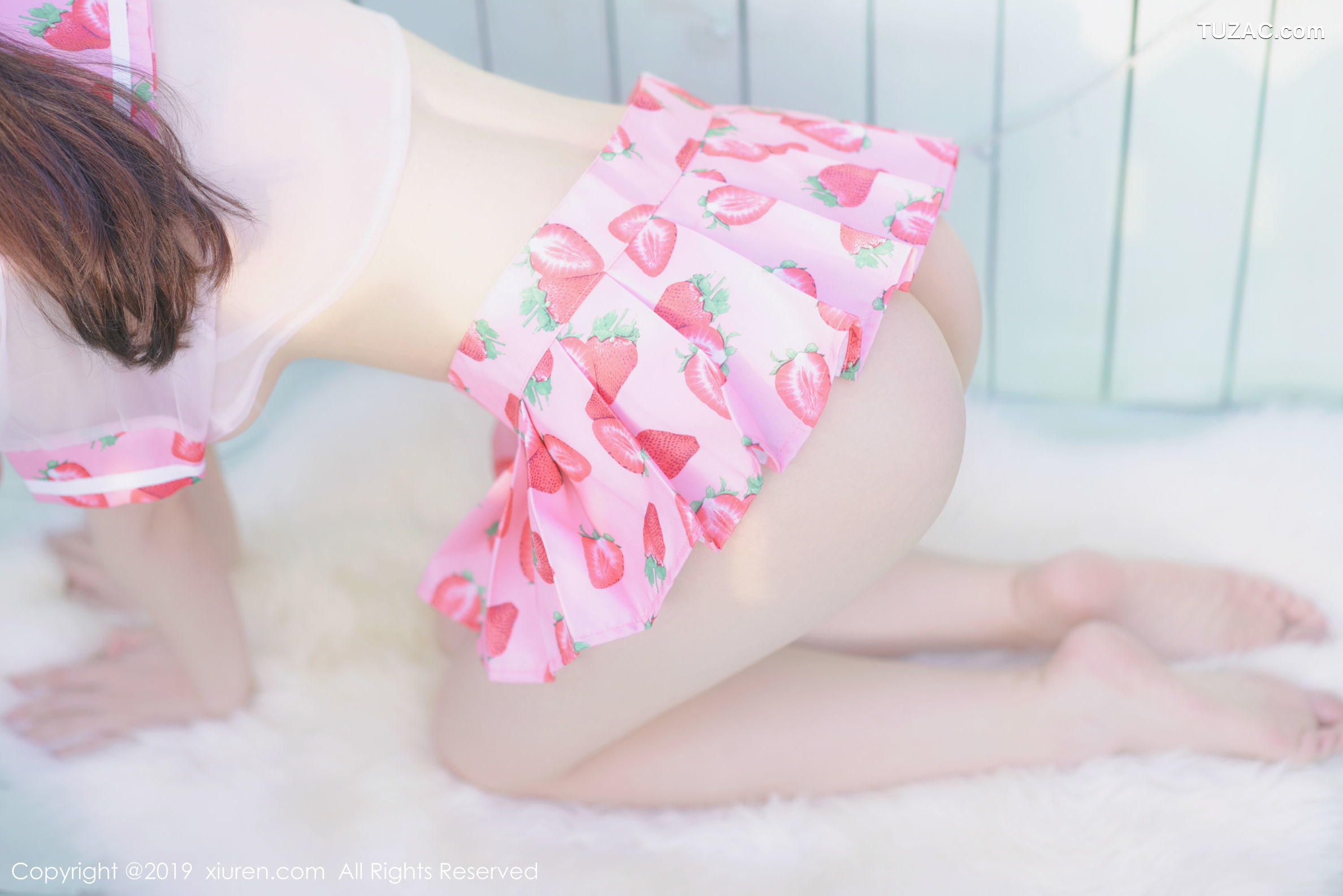 XiuRen秀人网-1419-沈梦瑶-《空乘制服与草莓内衣系列》-2019.04.26