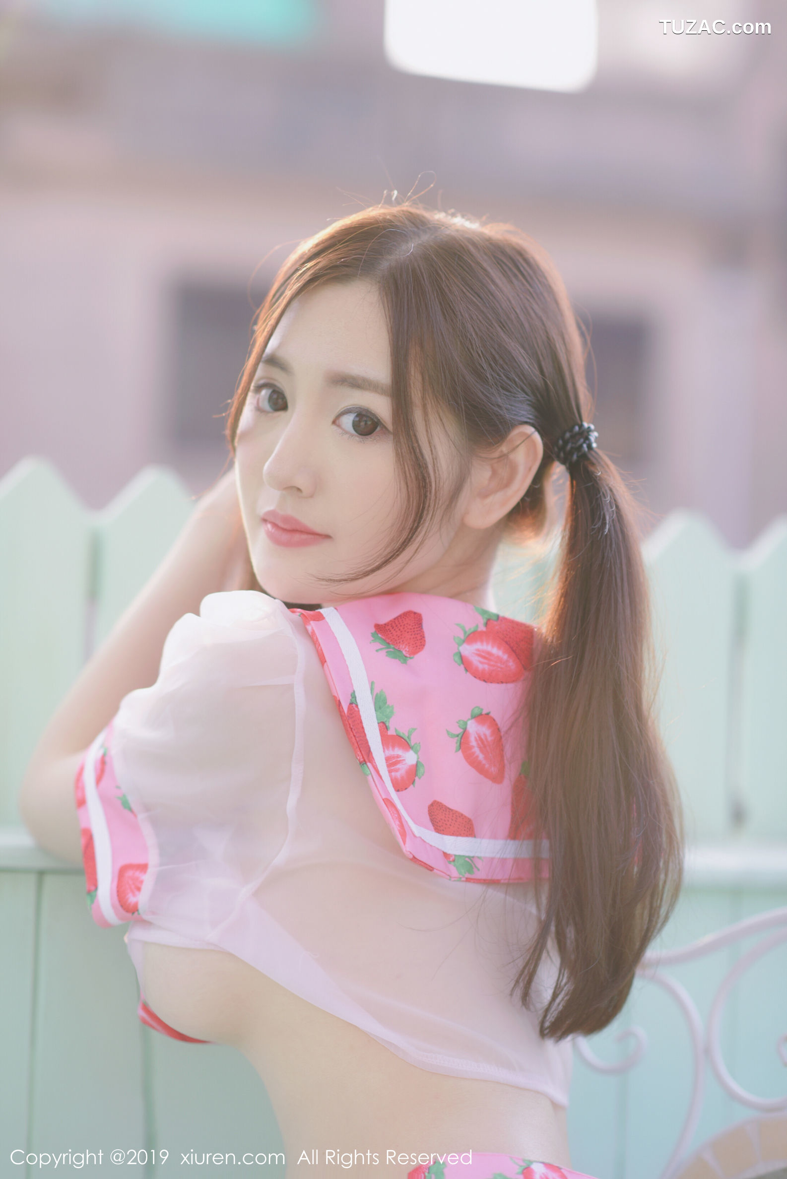 XiuRen秀人网-1419-沈梦瑶-《空乘制服与草莓内衣系列》-2019.04.26